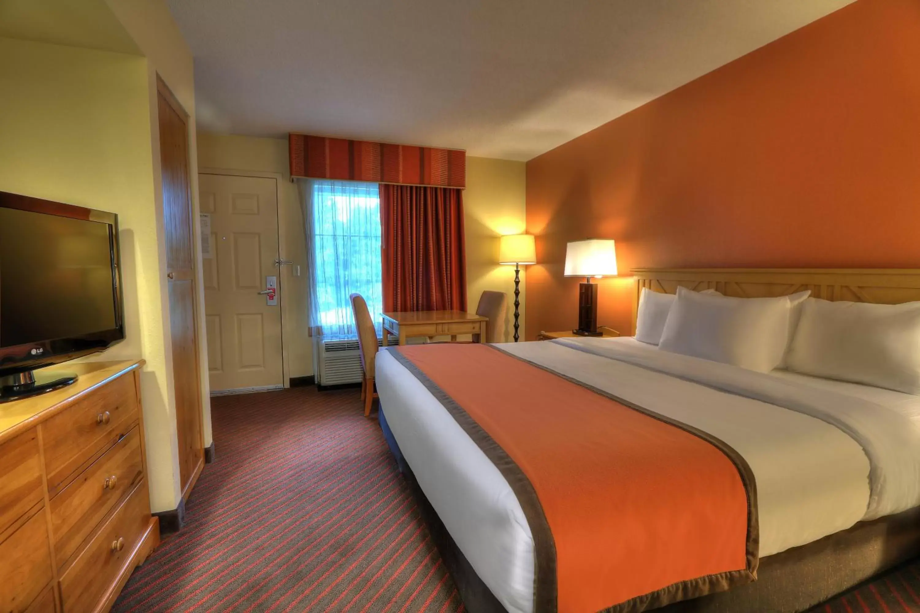 King Room with City View - Accessible/Non-Smoking in Econo Lodge Pigeon Forge Riverside King Room with City View - Accessible/Non-Smoking in Econo Lodge Pigeon Forge Riverside