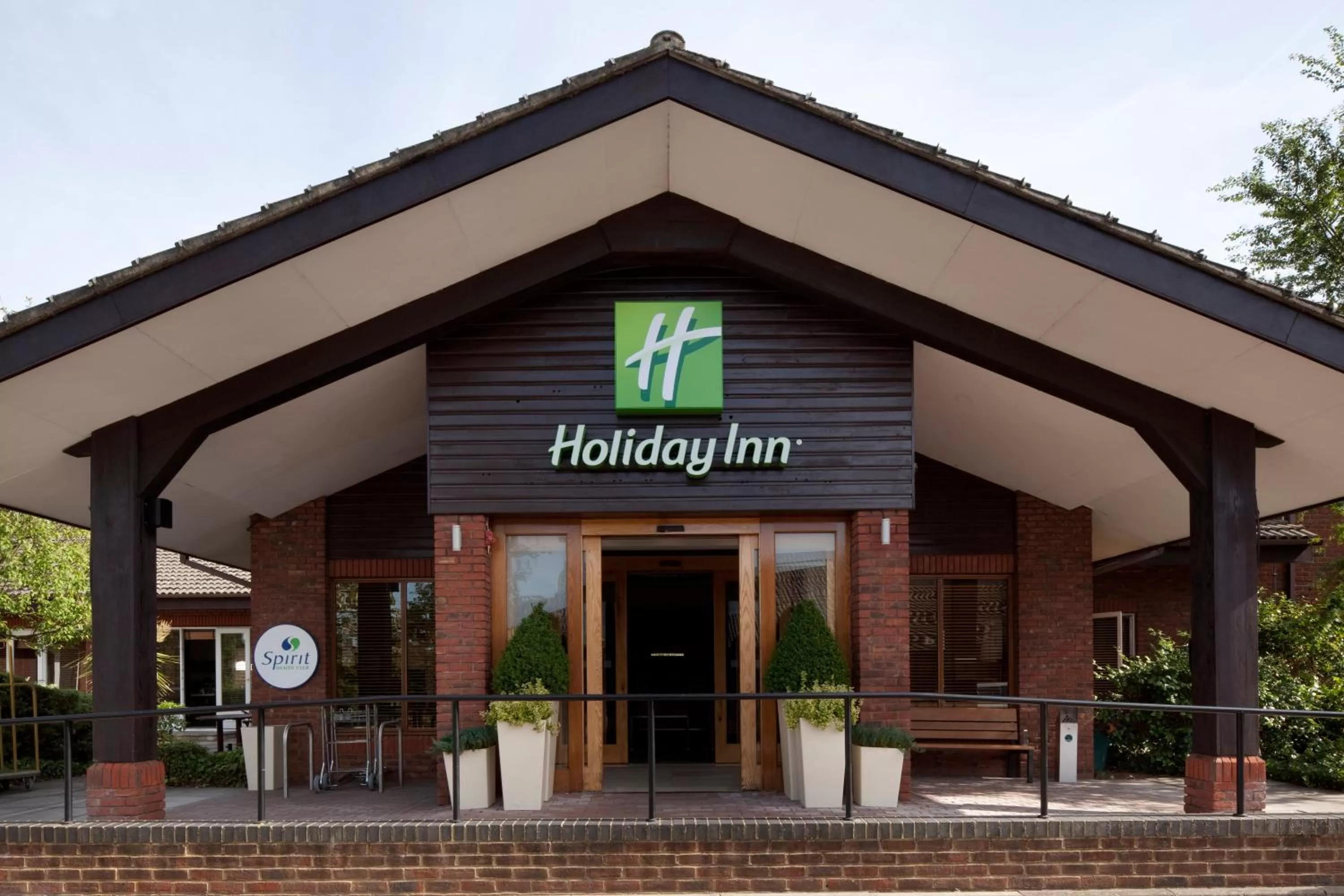 Property building in Holiday Inn Guildford by IHG