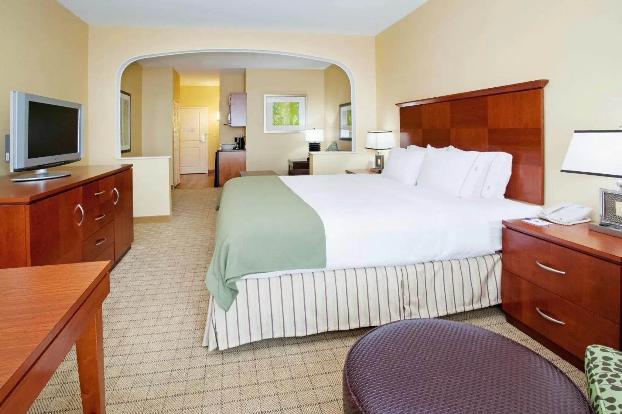 Bedroom, Bed in Holiday Inn Express & Suites Denver Airport, an IHG Hotel