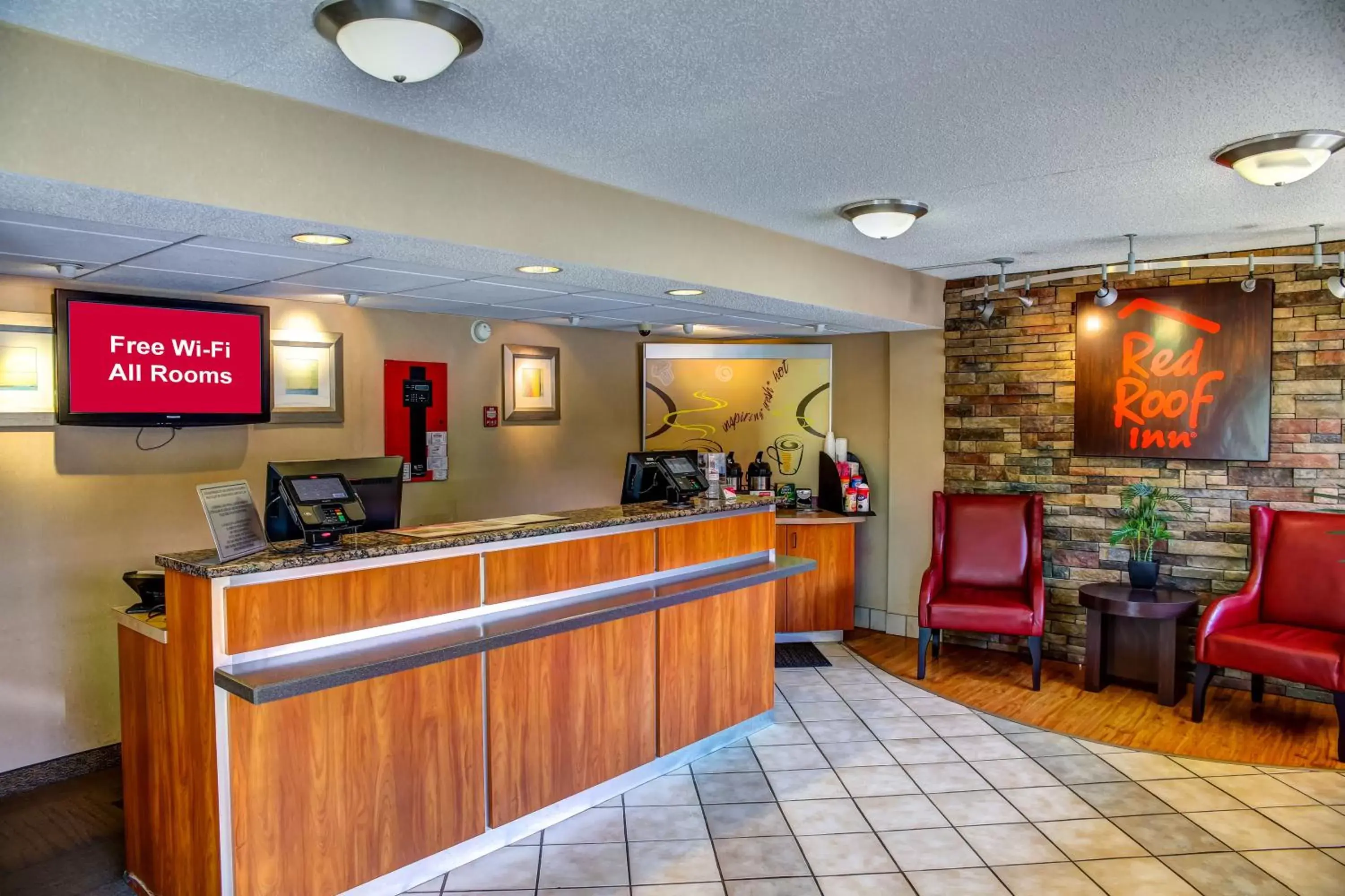 Lobby or reception, Lobby/Reception in Red Roof Inn Pensacola - I-10 at Davis Highway