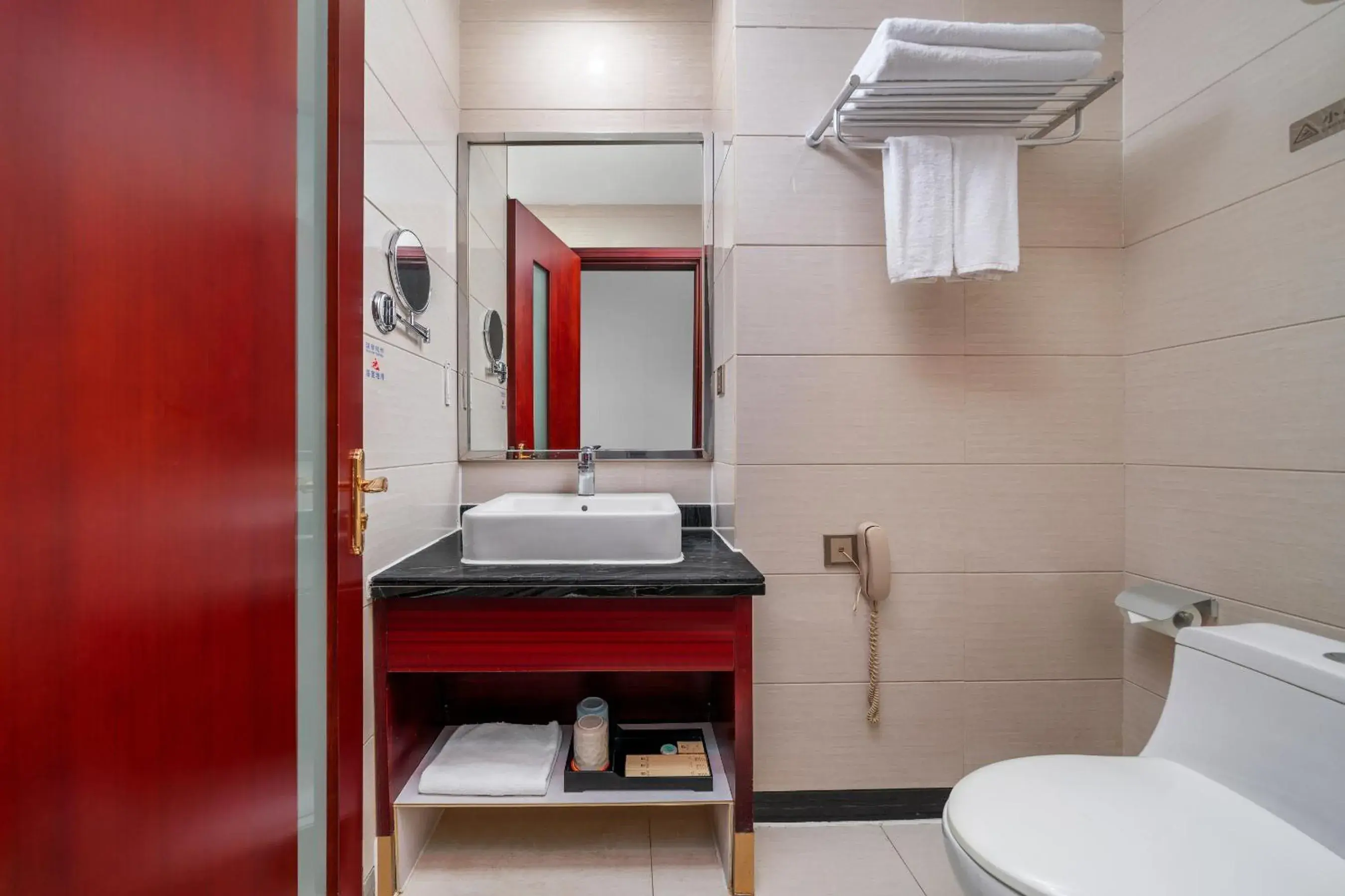 Bathroom in Shi Liu Hotel