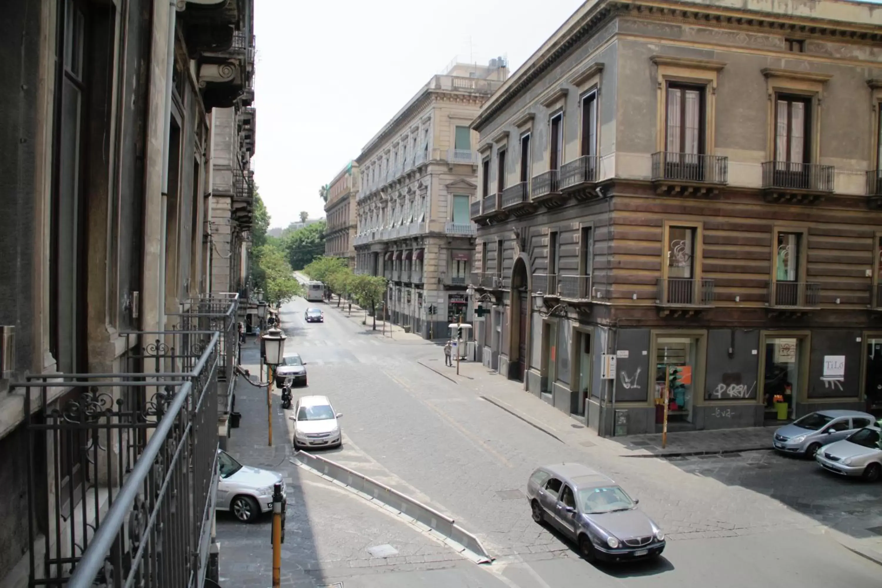 Property building in Ottomood Ala Ovest Catania Centro