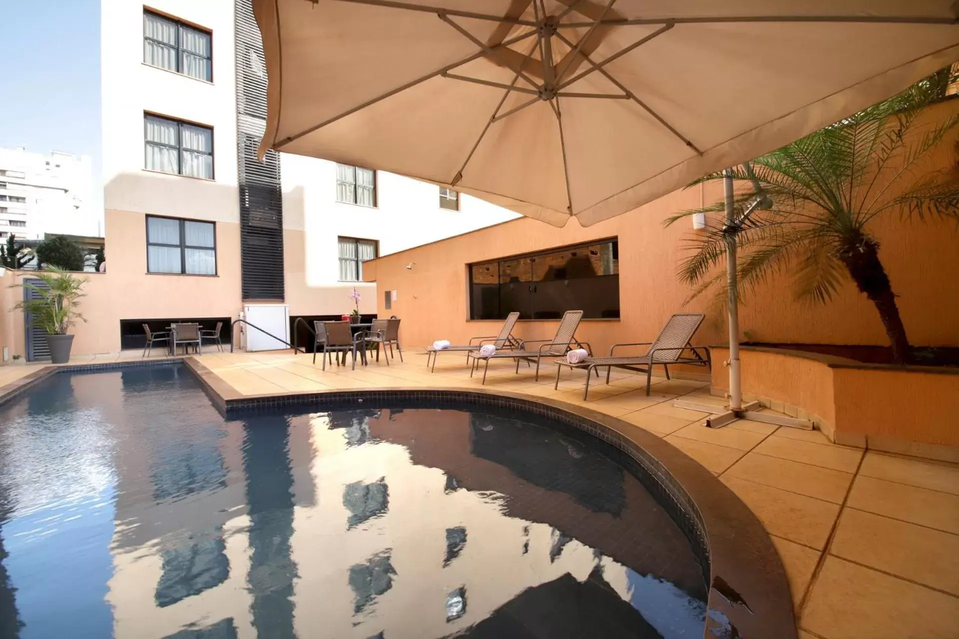 Swimming Pool in Nobile Inn Executive Ribeirao Preto