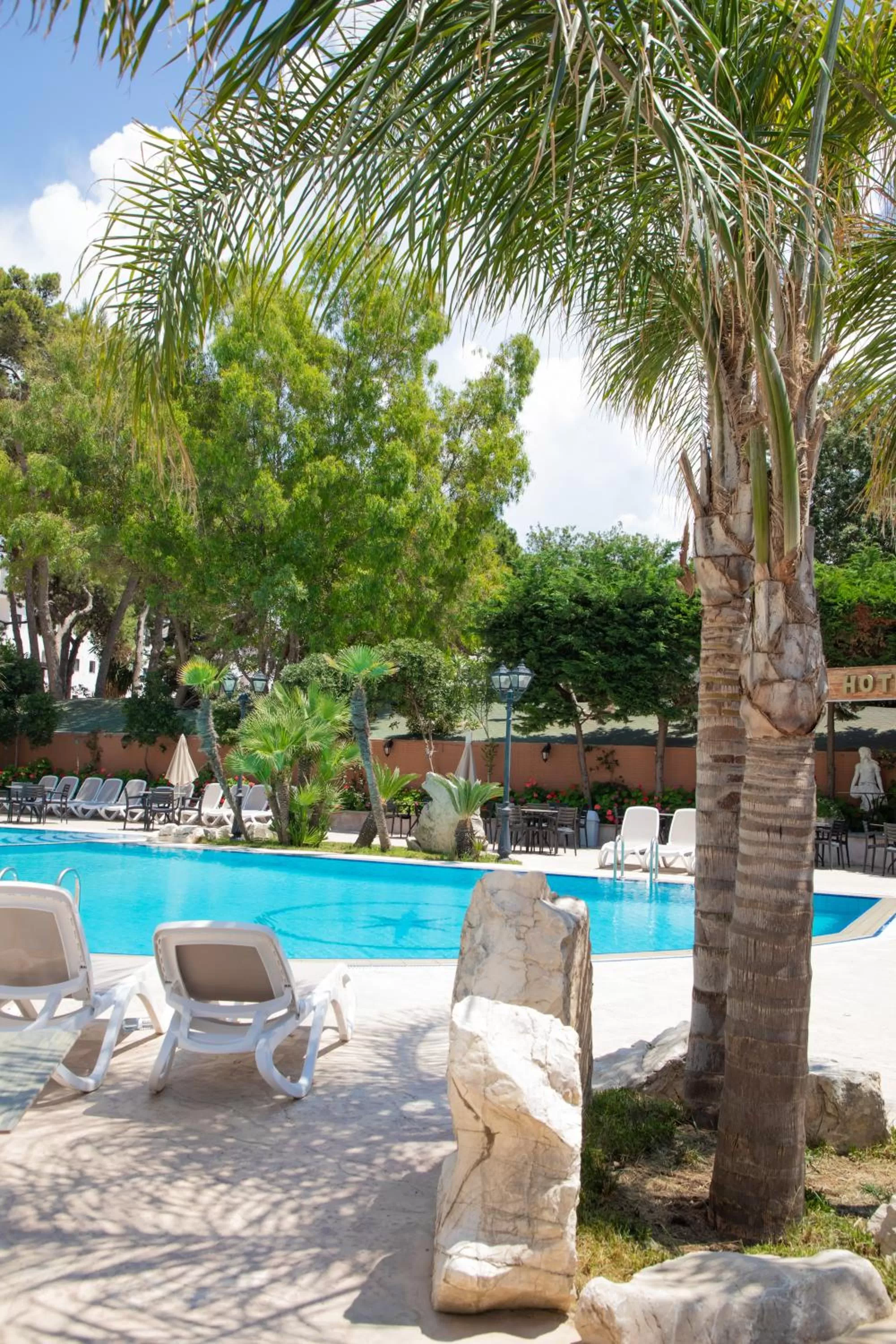 Pool view in Hotel Dyrrah