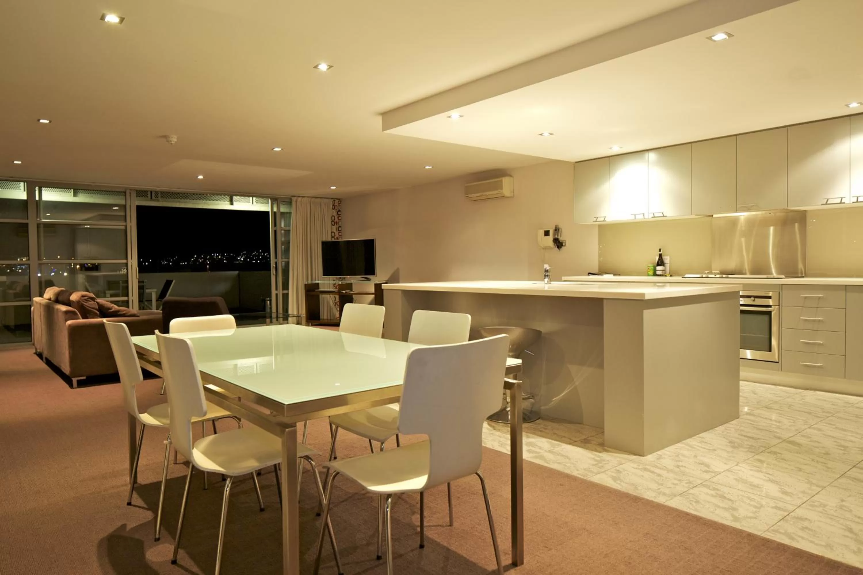 Kitchen or kitchenette in Zero Davey Boutique Apartment Hotel