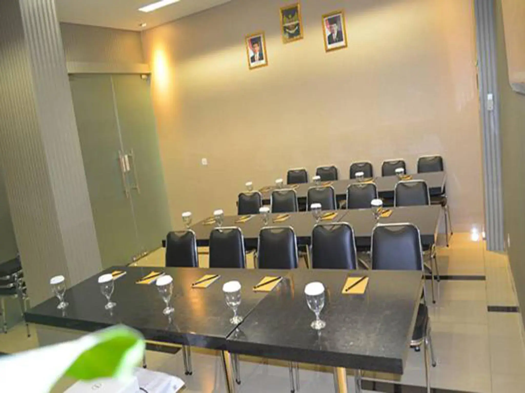 Meeting/conference room in Nite & Day Jakarta - Bandengan