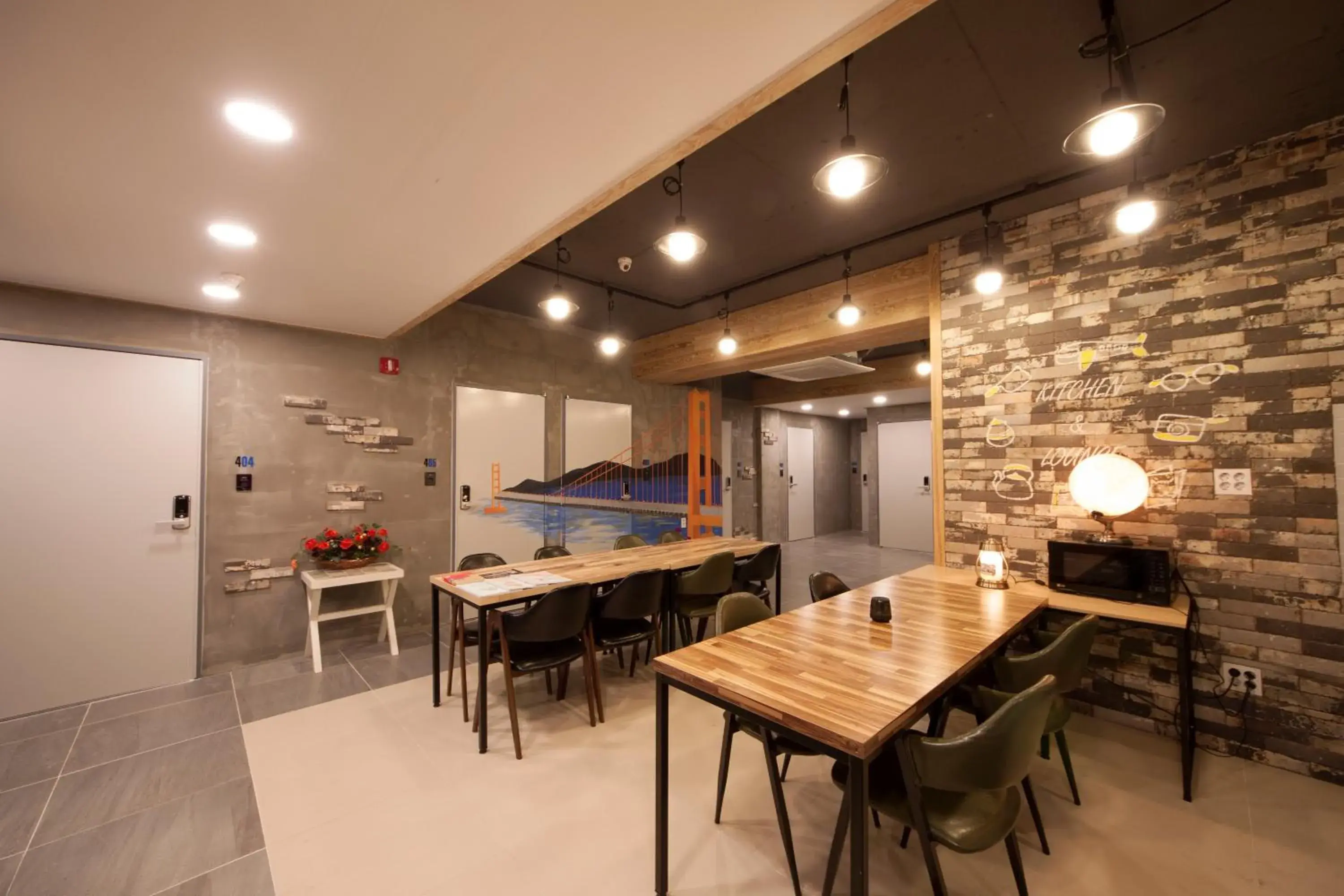 Communal lounge/ TV room, Restaurant/Places to Eat in K Guesthouse Seomyeon