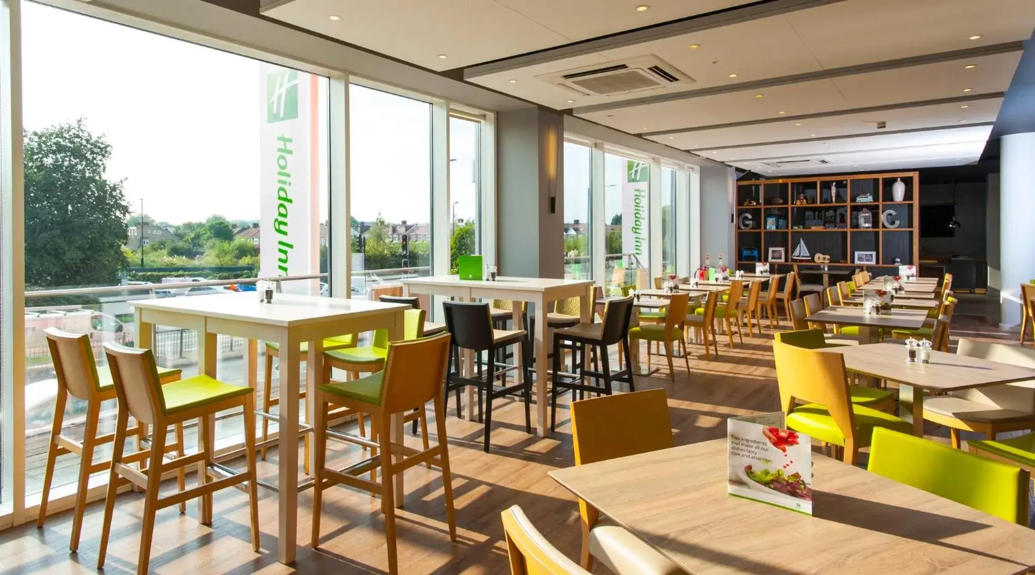 Restaurant/Places to Eat in Holiday Inn London West, an IHG Hotel