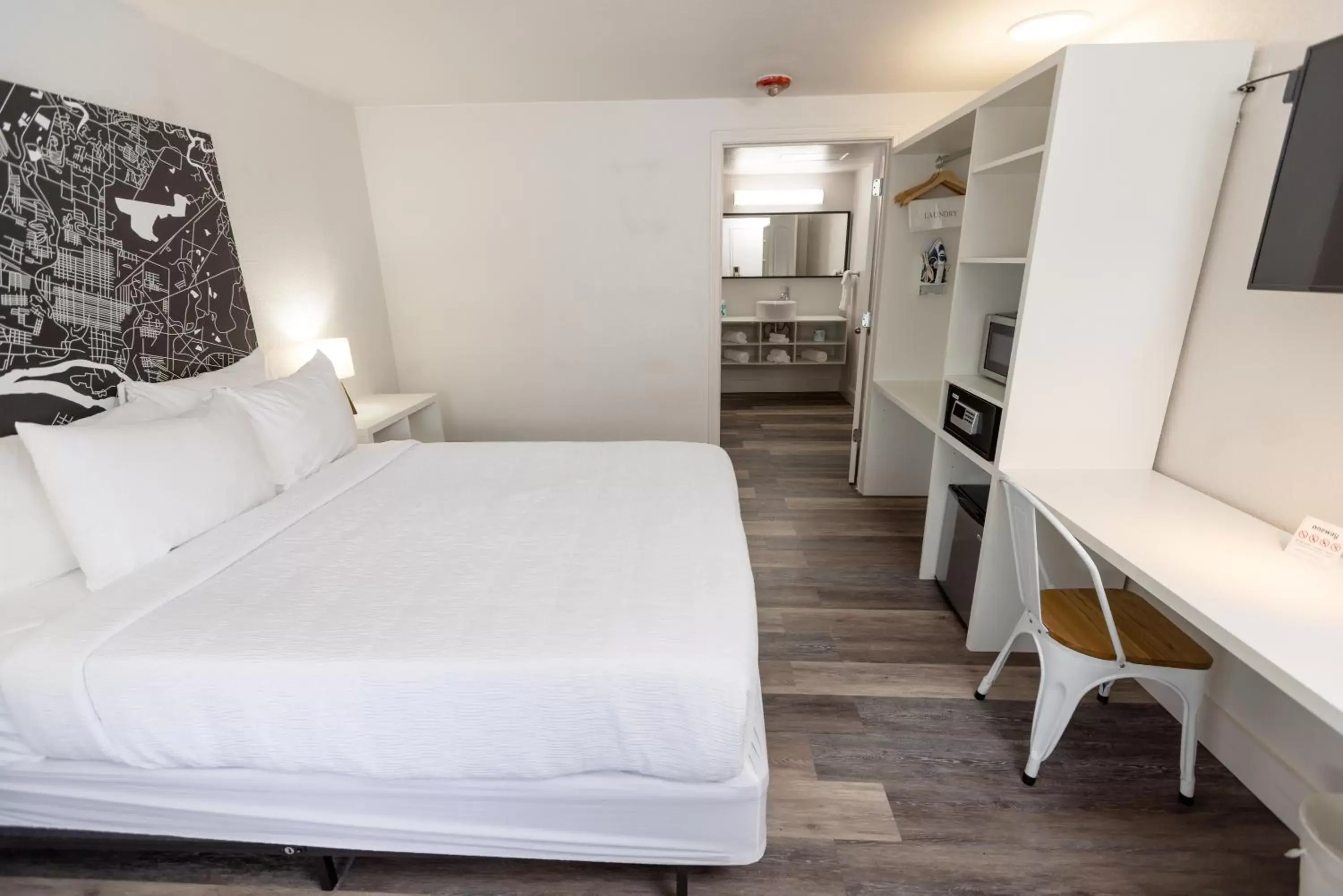 Queen Room - handicap in Oneway Brunswick Queen Room - handicap in Oneway Brunswick