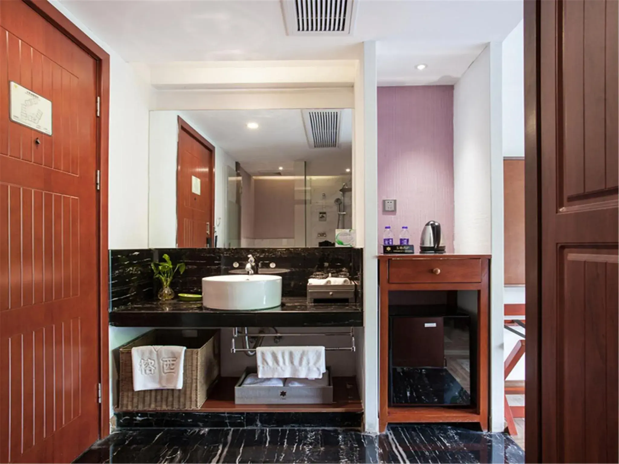 Toilet, Bathroom in Yurong West-Lake-Cottage Holiday Hotel Hangzhou