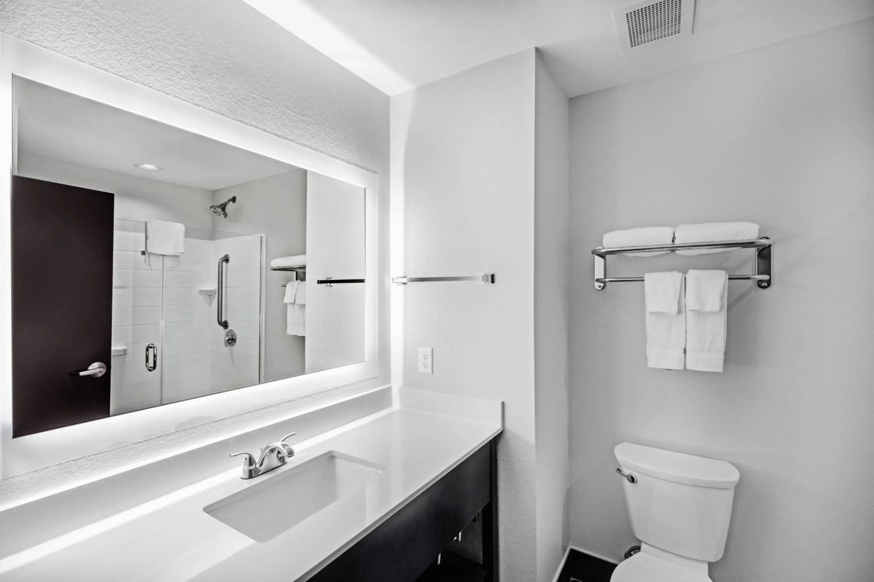 Bathroom in Holiday Inn Express & Suites Austin NW – Lakeway, an IHG Hotel