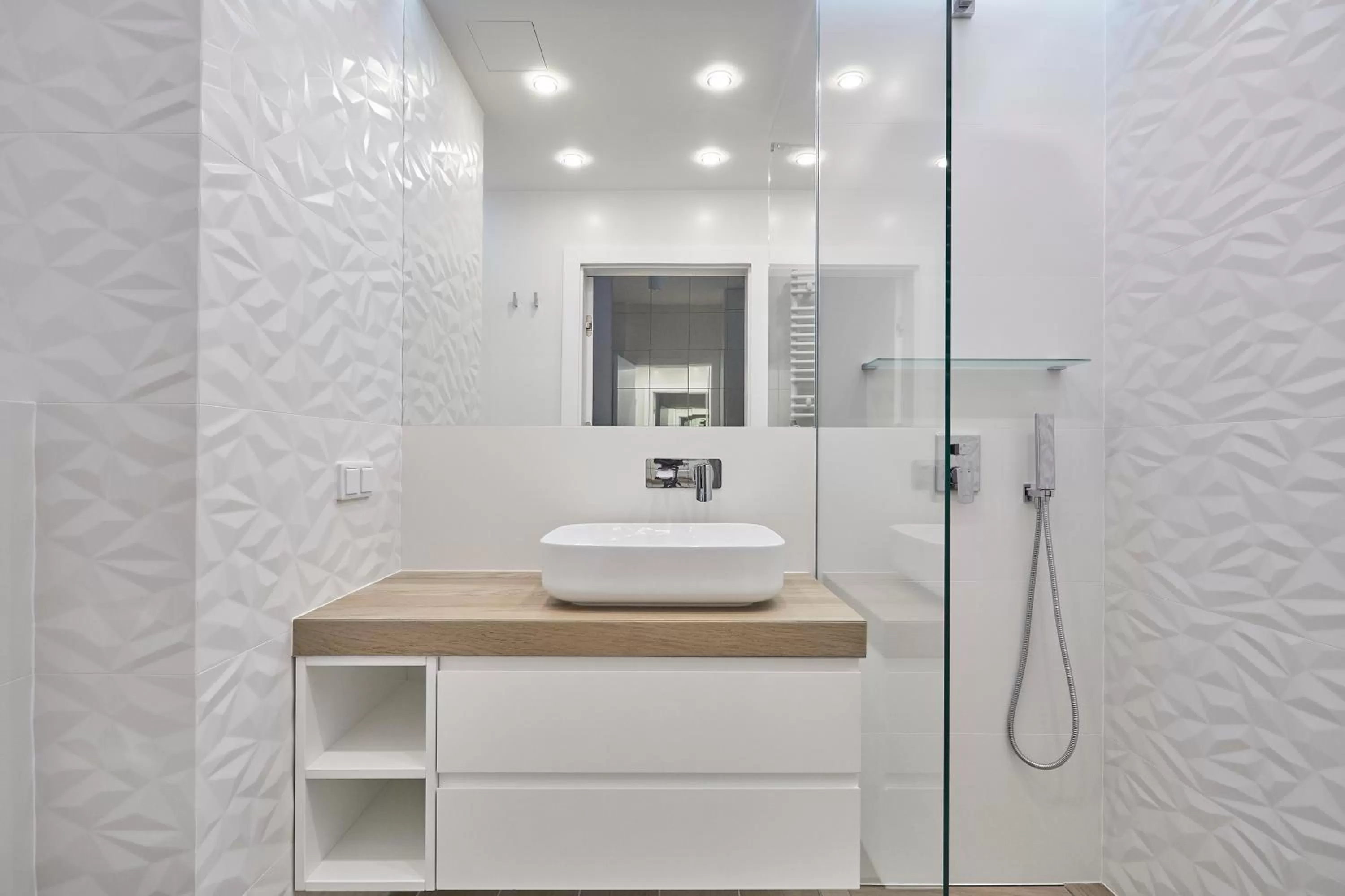 Shower in RAJSKA 3 by PI Apartments