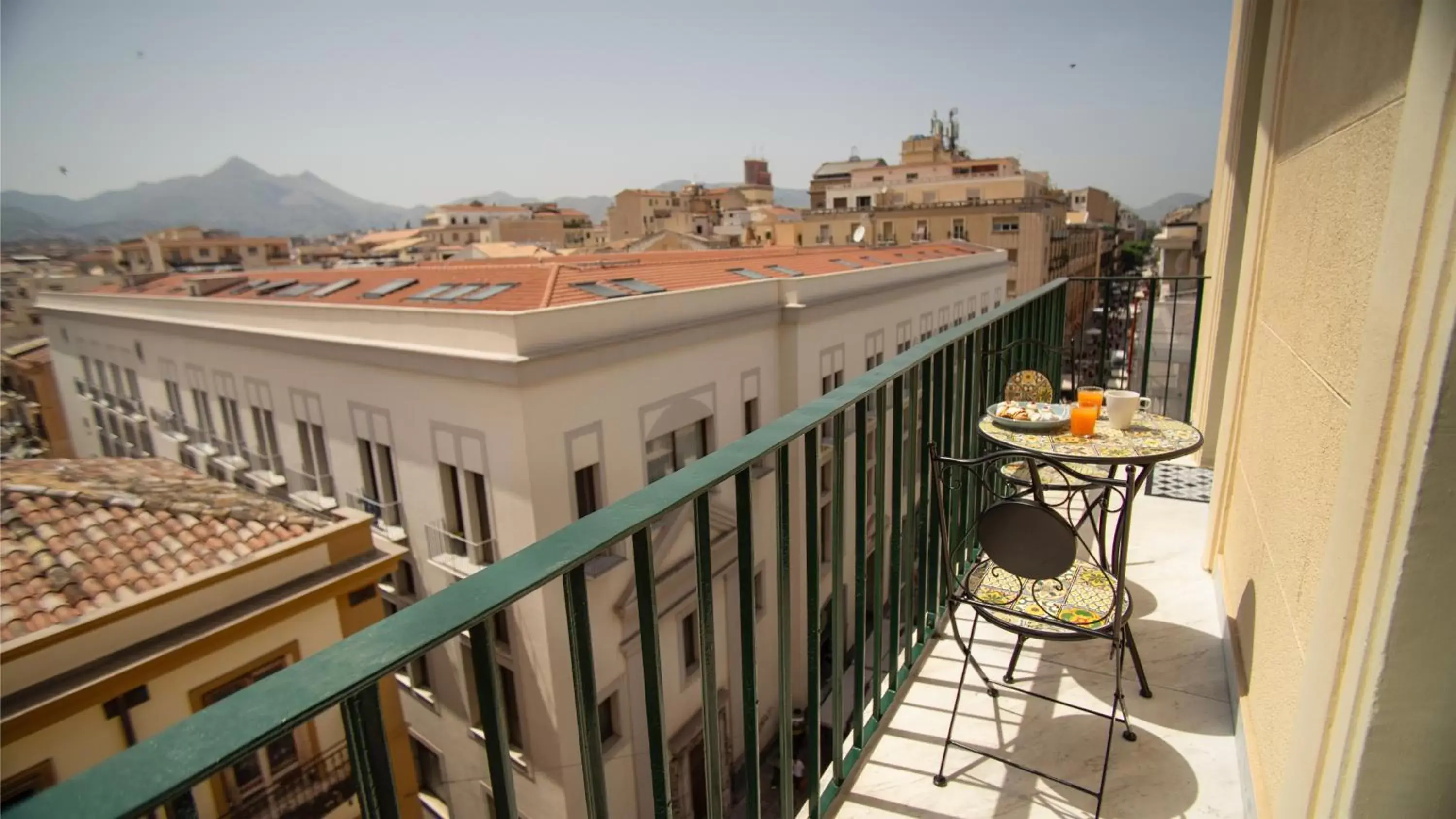 Property building, Balcony/Terrace in Palermo Historia