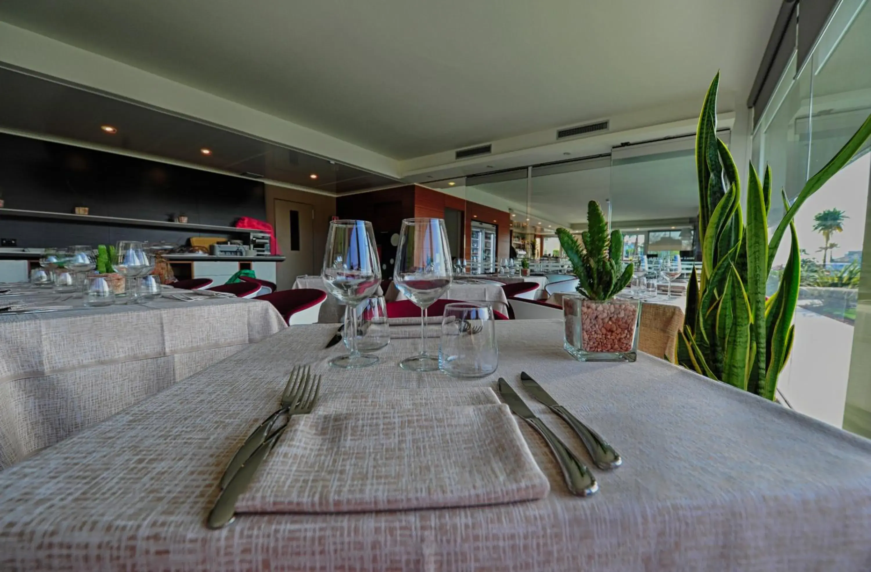 Restaurant/places to eat in Hotel Viareggio