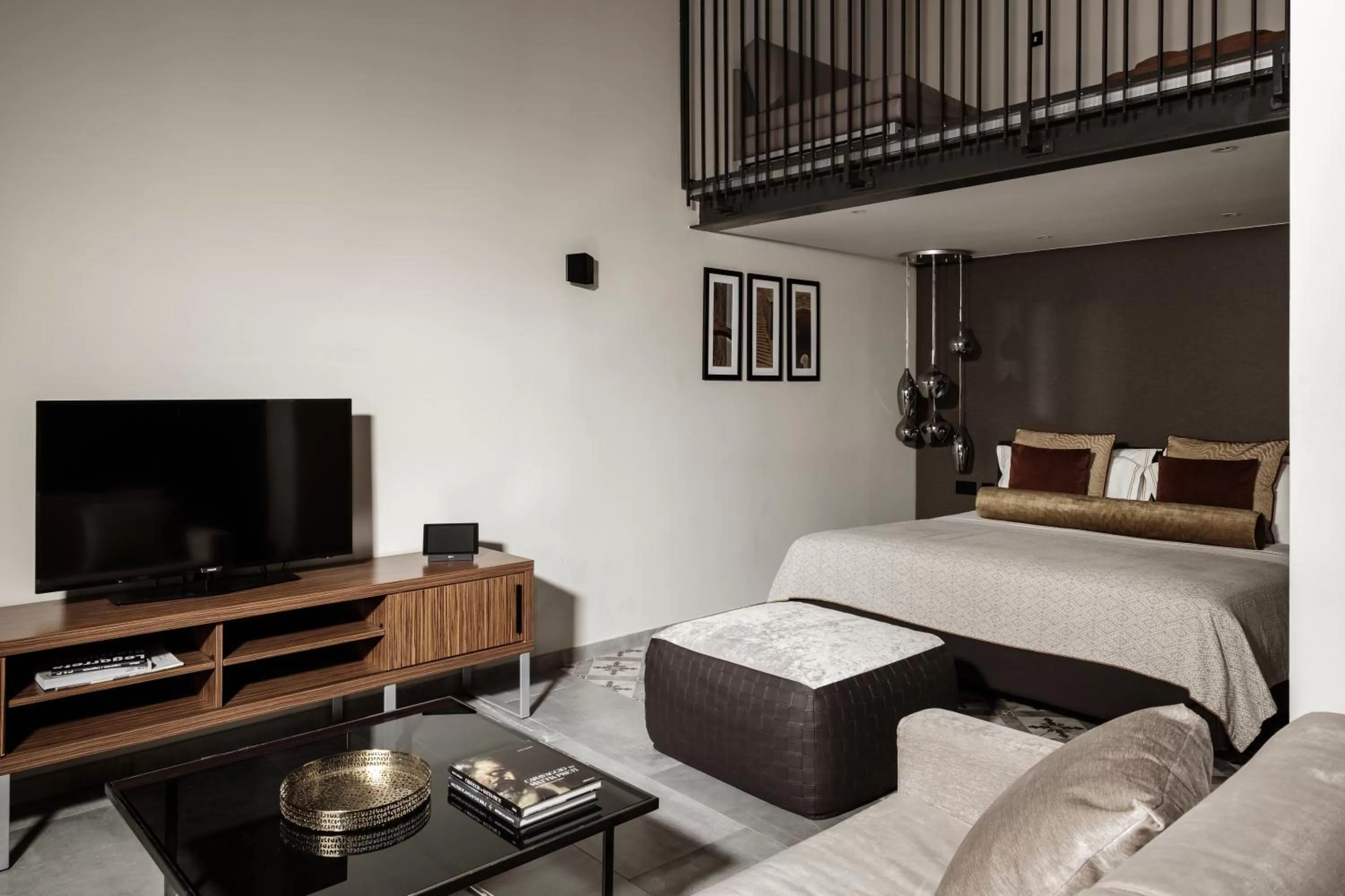 Bedroom in 1926 Le Parisot Boutique Suites