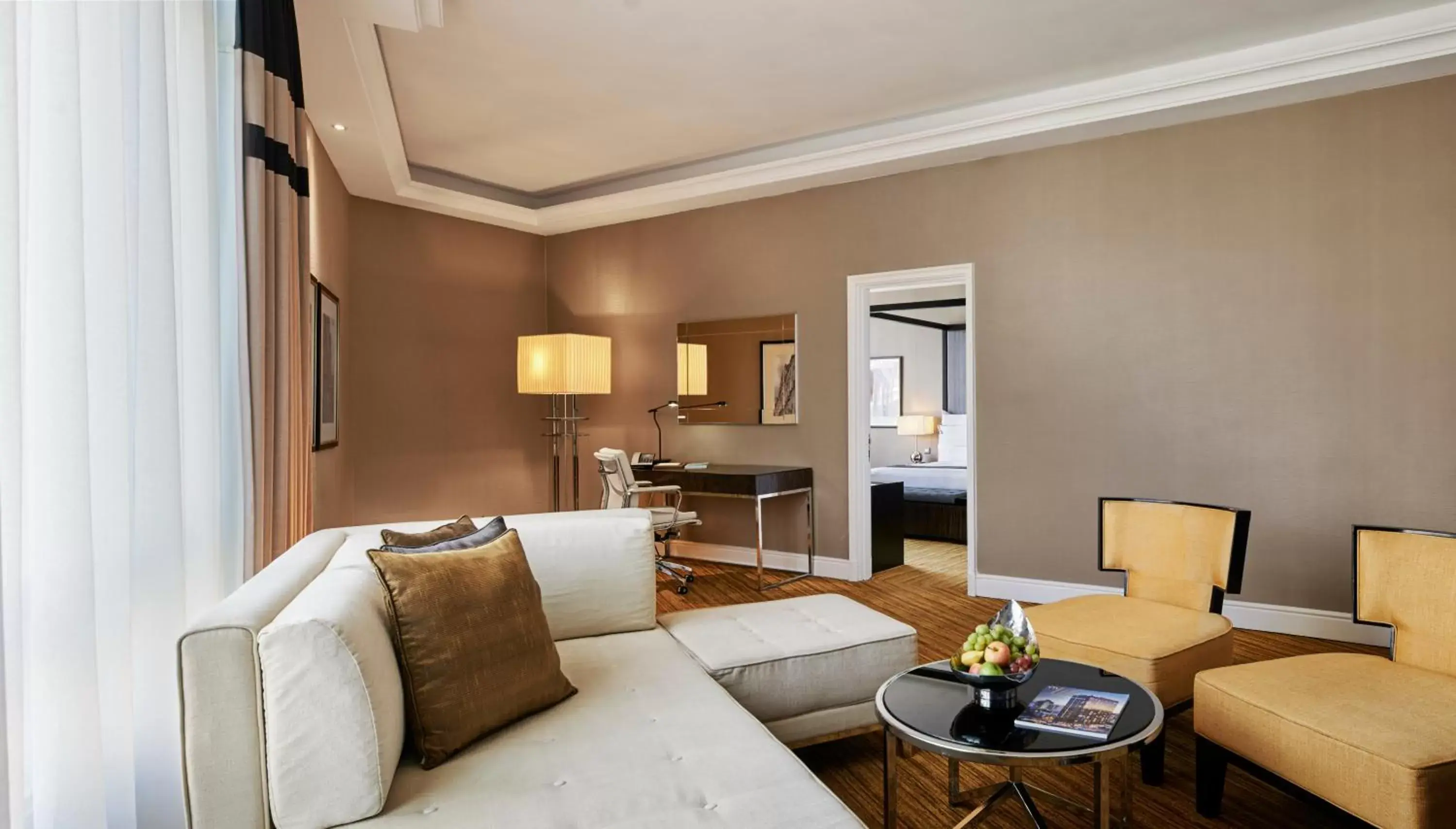 Bedroom, Seating Area in The Majestic Hotel Kuala Lumpur, Autograph Collection