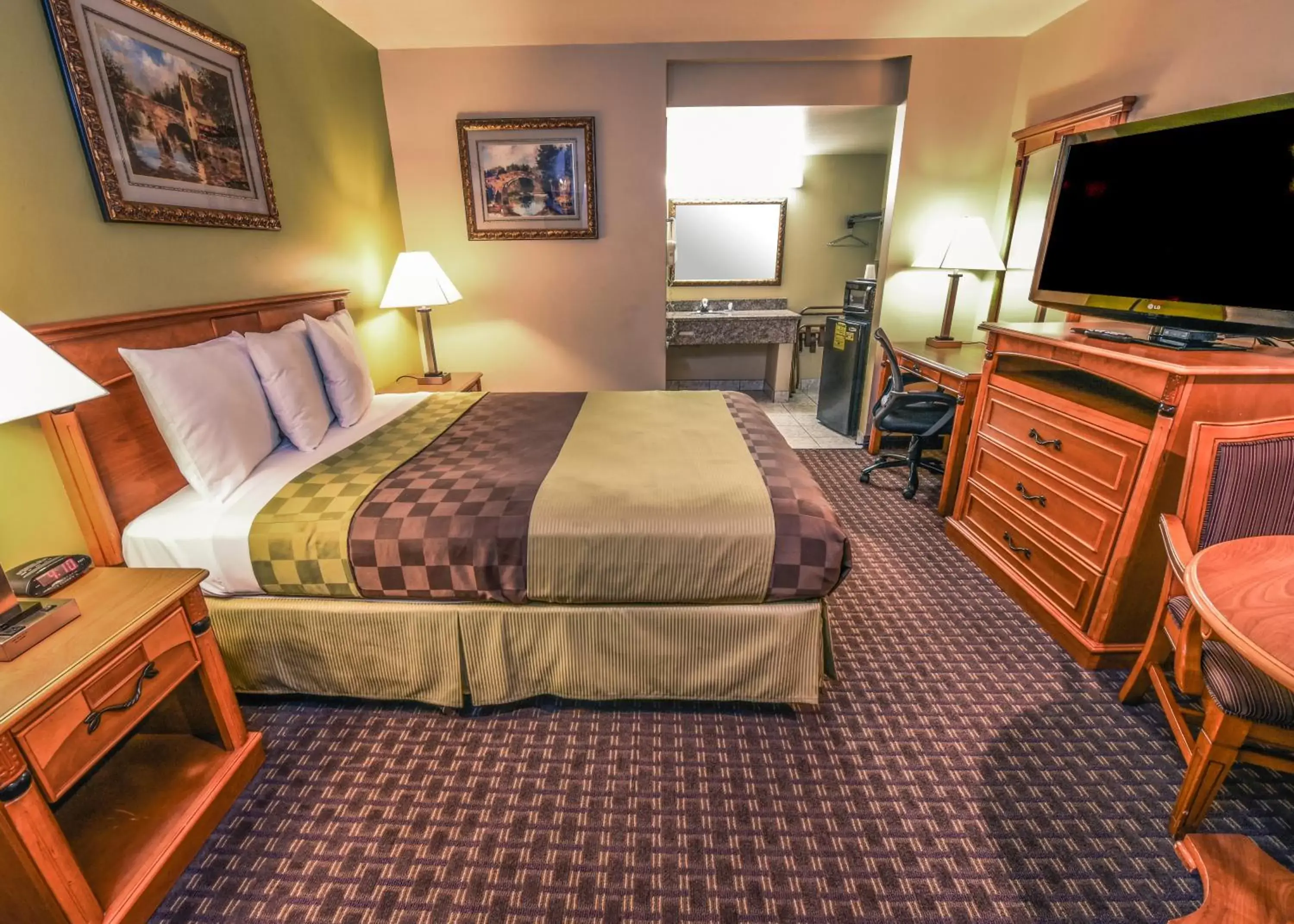 Other, Bed in Chariot Inn Glendale - Pasadena Other, Bed in Chariot Inn Glendale - Pasadena