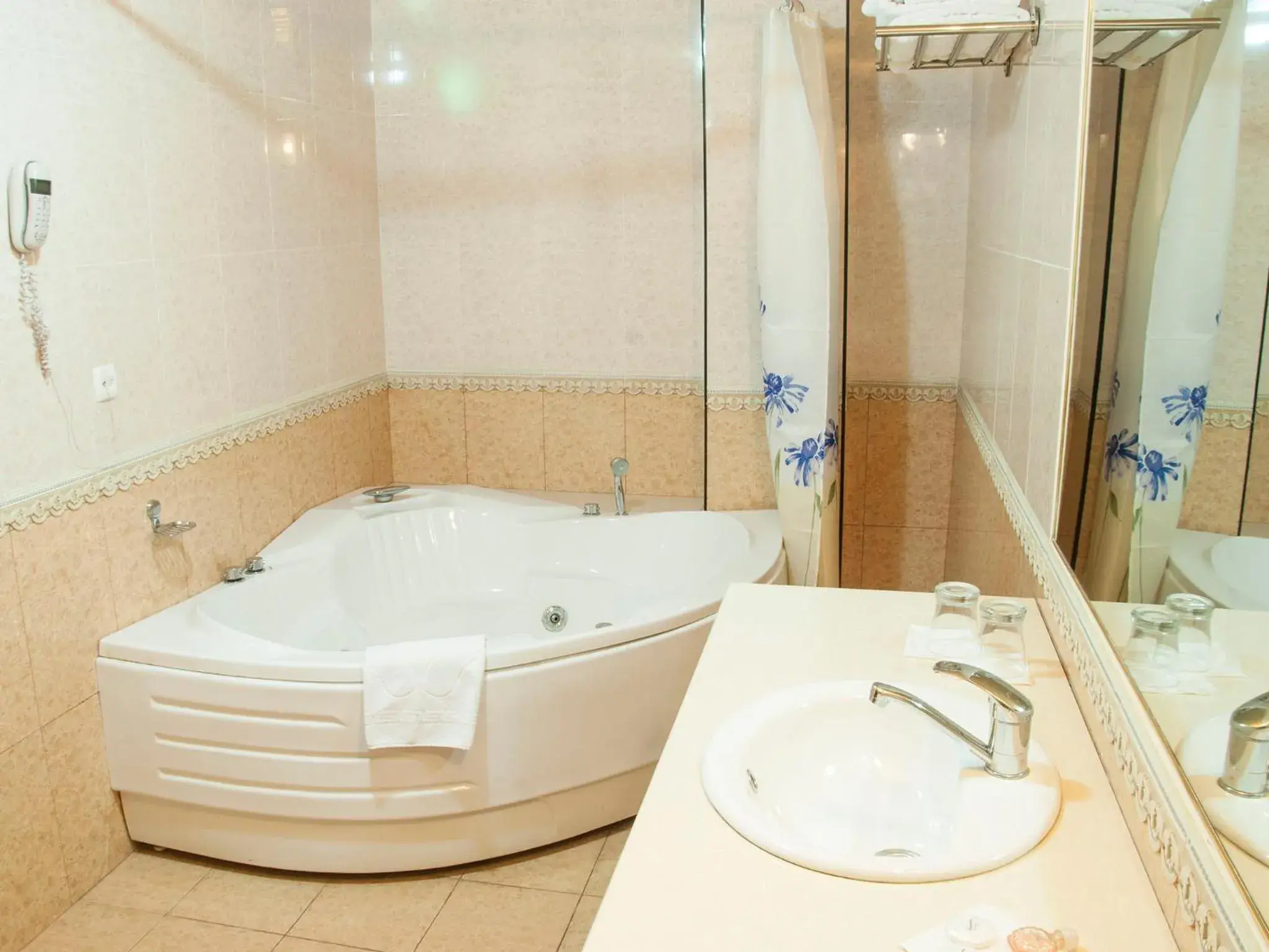 Bathroom in Golden Valley Hotel