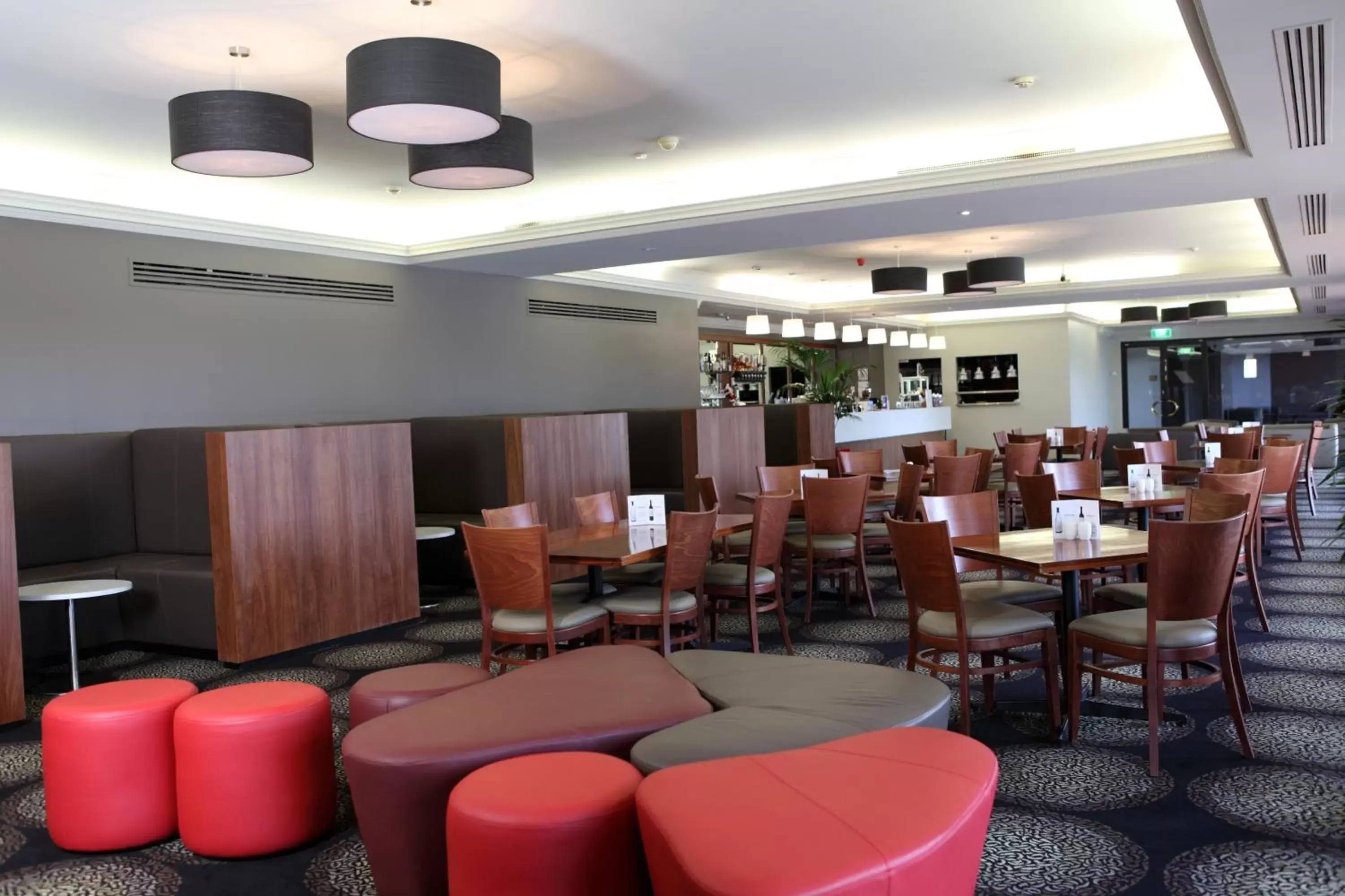 Restaurant/Places to Eat in Berri Hotel