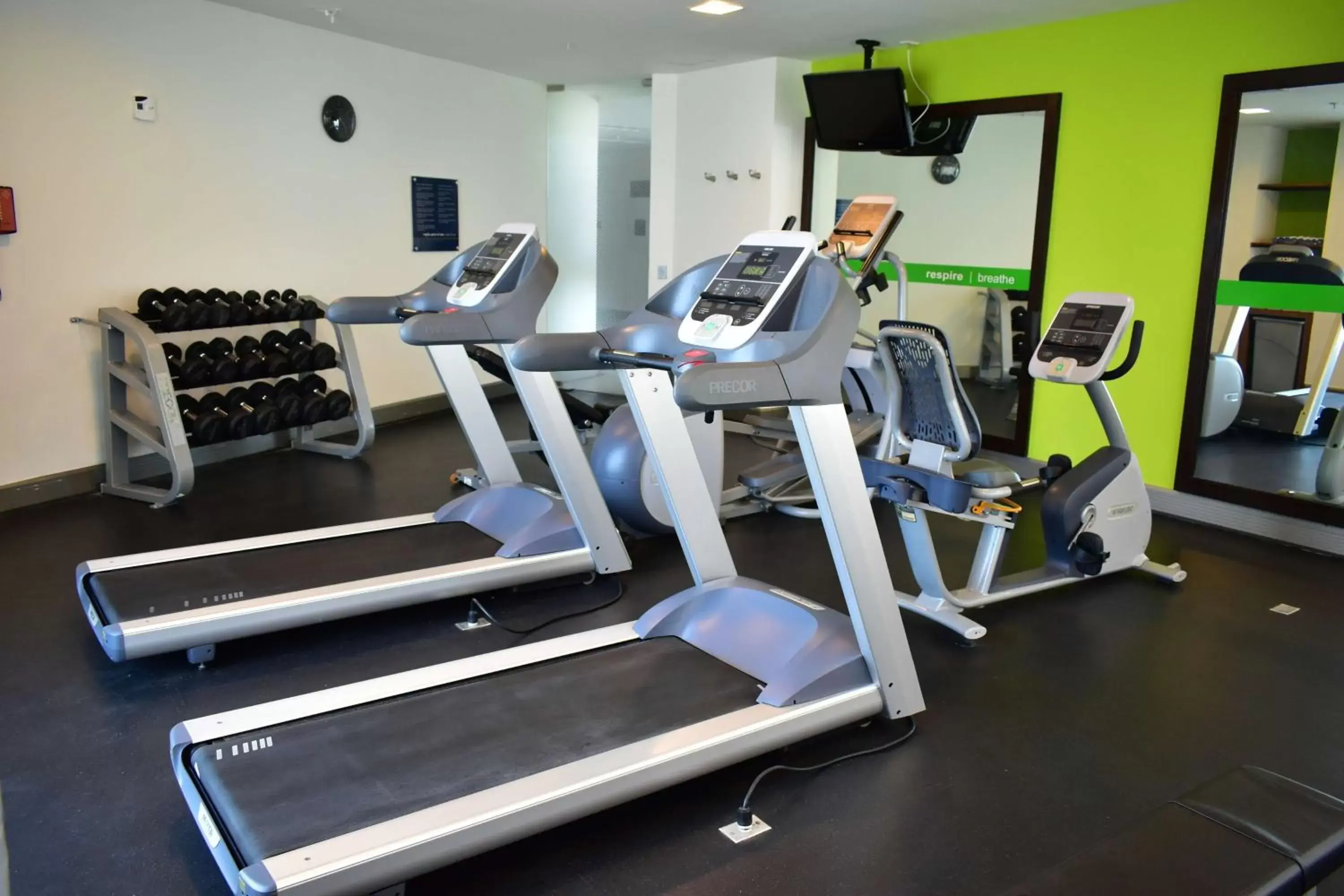 Fitness centre/facilities in Hampton Inn by Hilton Ciudad del Carmen Fitness centre/facilities in Hampton Inn by Hilton Ciudad del Carmen