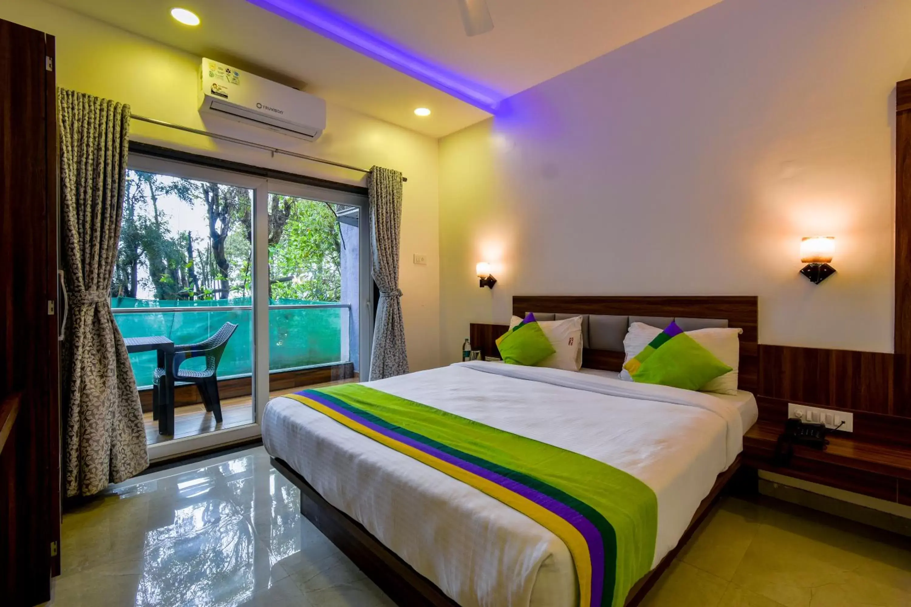 Bedroom, Bed in Treebo Prince Palace Bedroom, Bed in Treebo Prince Palace