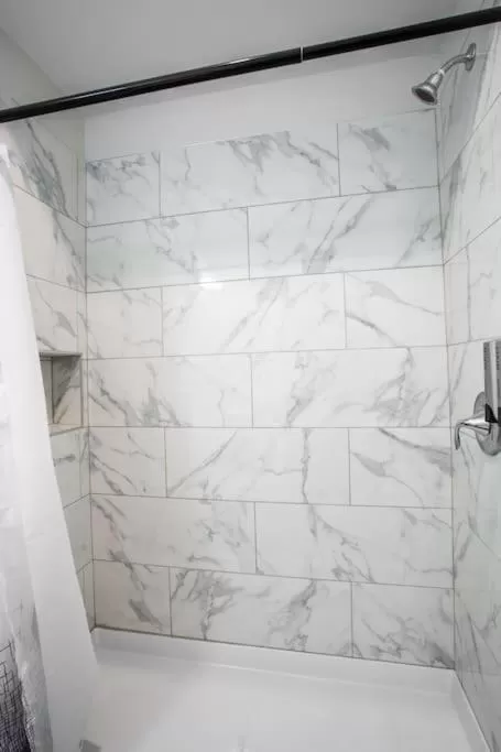 Bathroom in Luxurious Studio in Heart of San Diego w Cali King