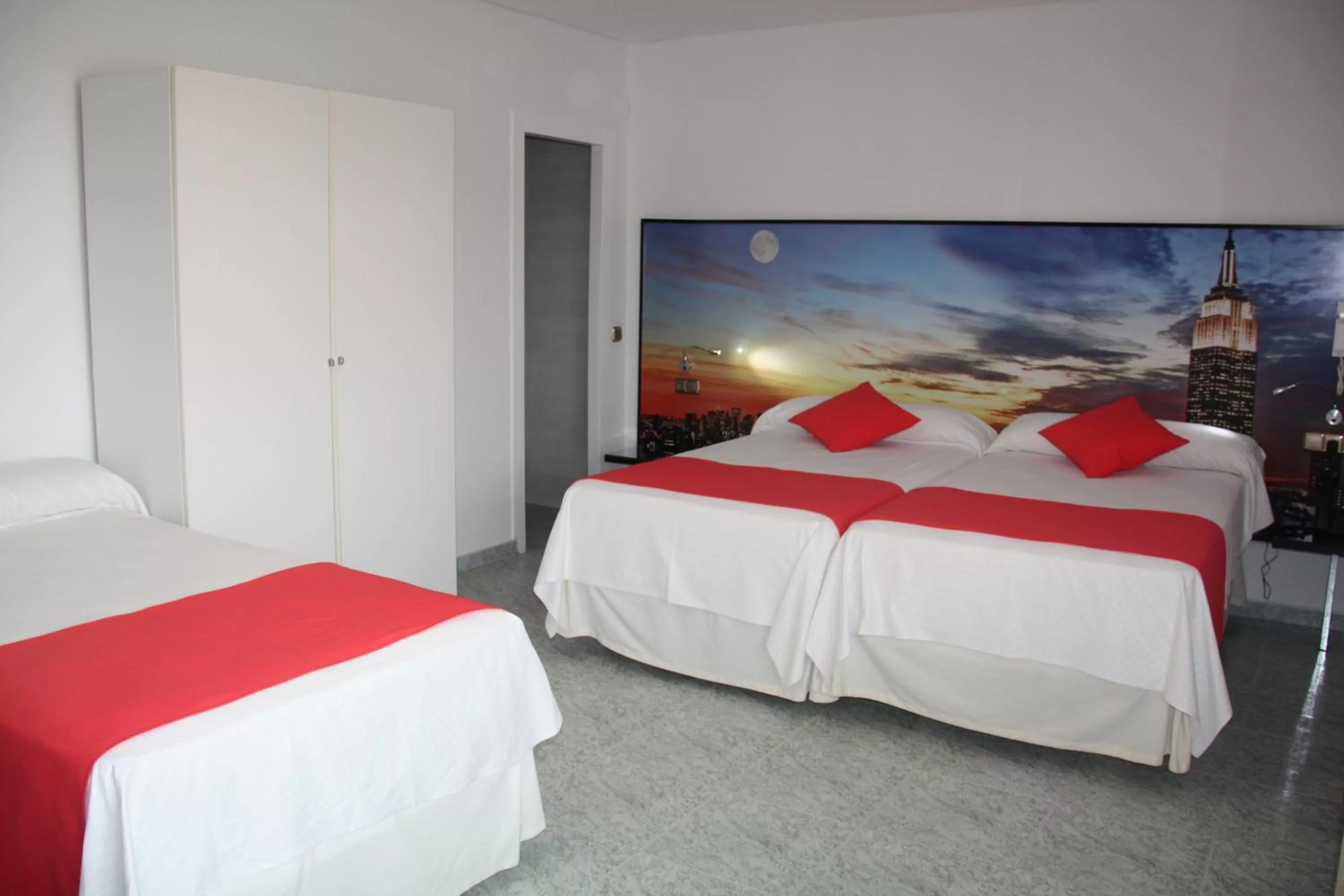 Photo of the whole room, Bed in Hacienda Guadalquivir