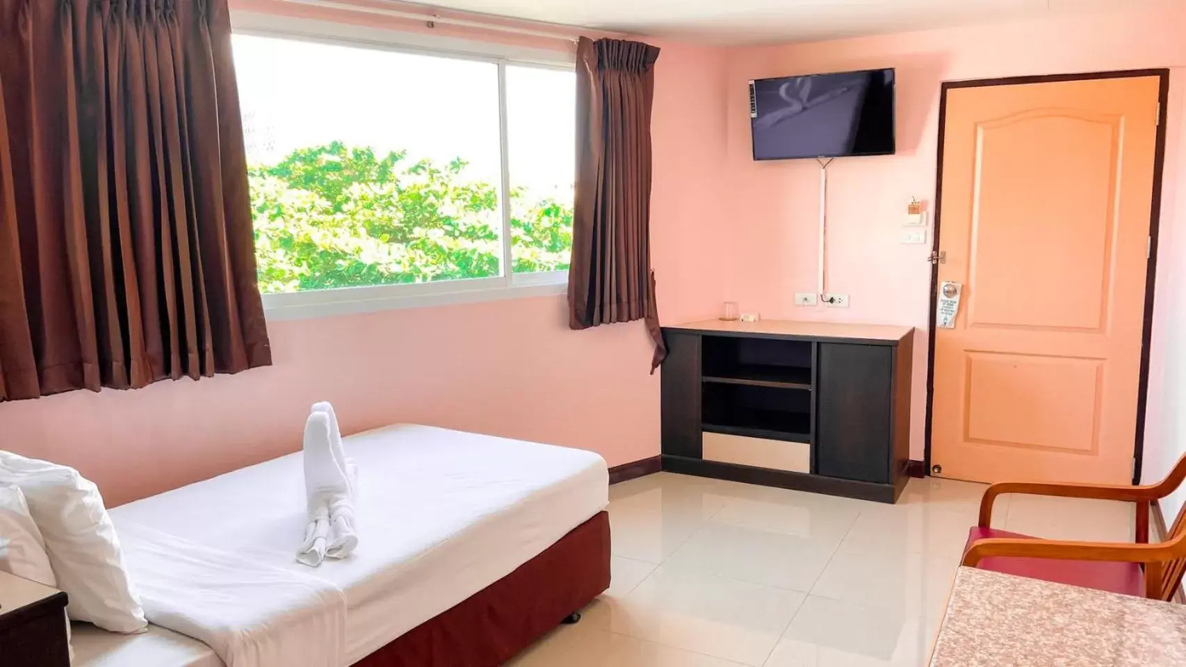 TV and multimedia, Bed in AA Pattaya Ville