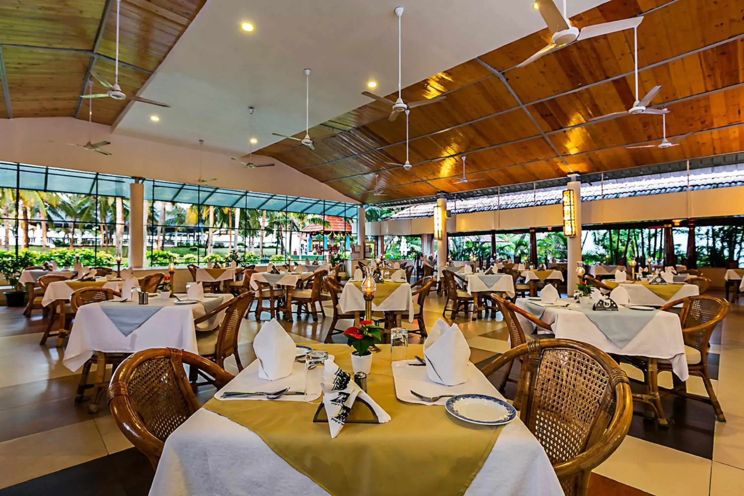 Food, Restaurant/Places to Eat in Ideal Beach Resort