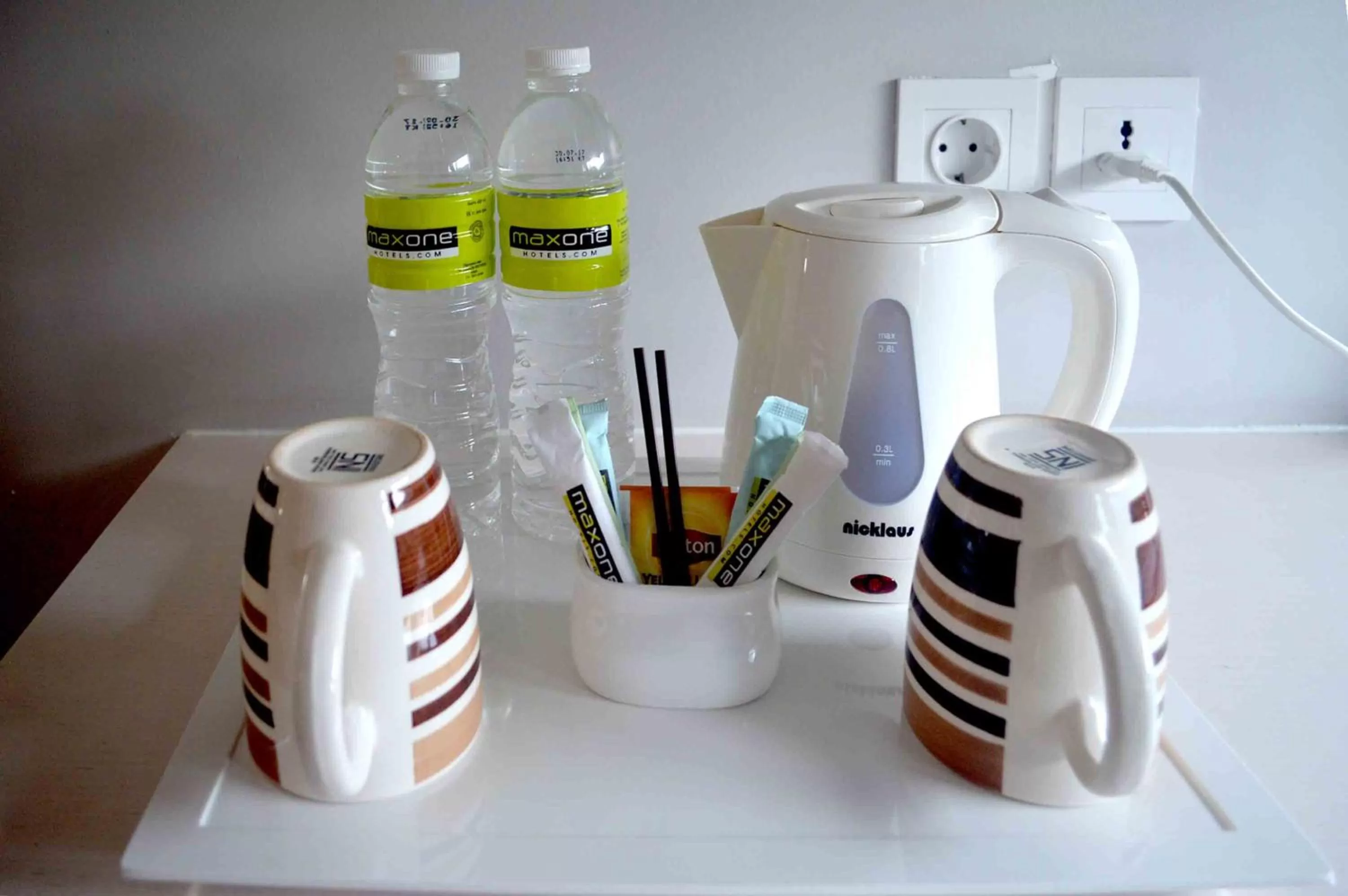 Coffee/tea facilities in MaxOne Signature Glodok Jakarta