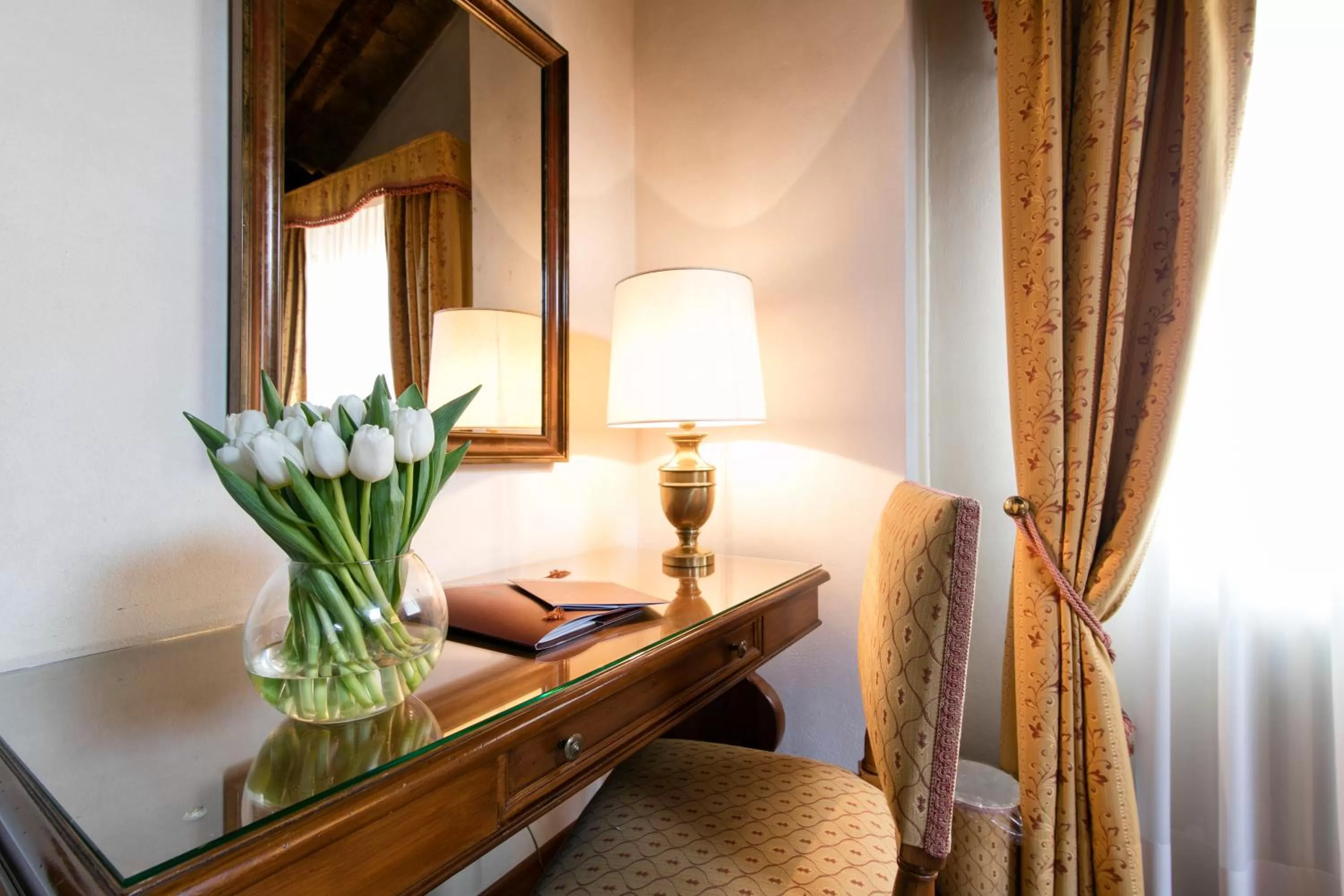 Day in Albergo Delle Notarie