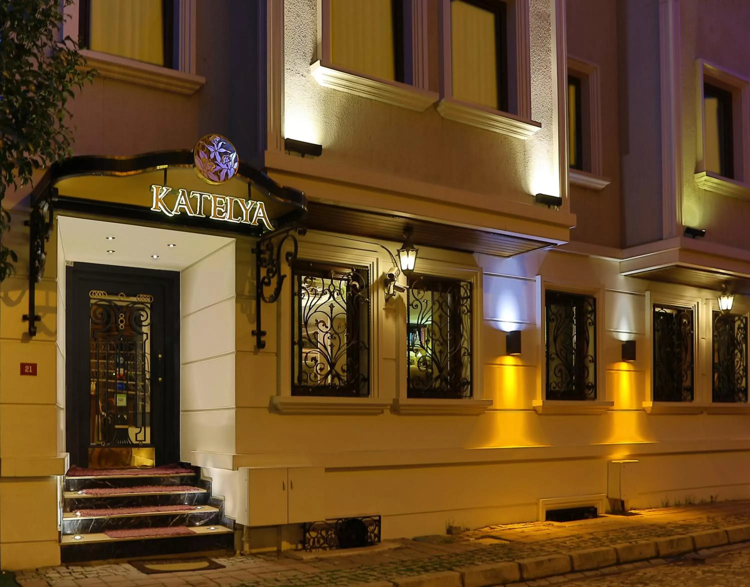 Facade/entrance in Katelya Hotel