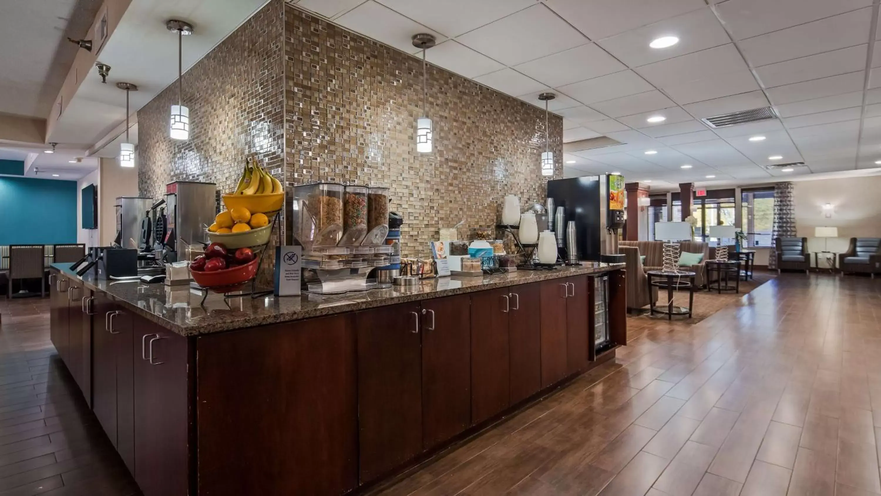 Restaurant/places to eat in Best Western Plus Galleria Inn & Suites