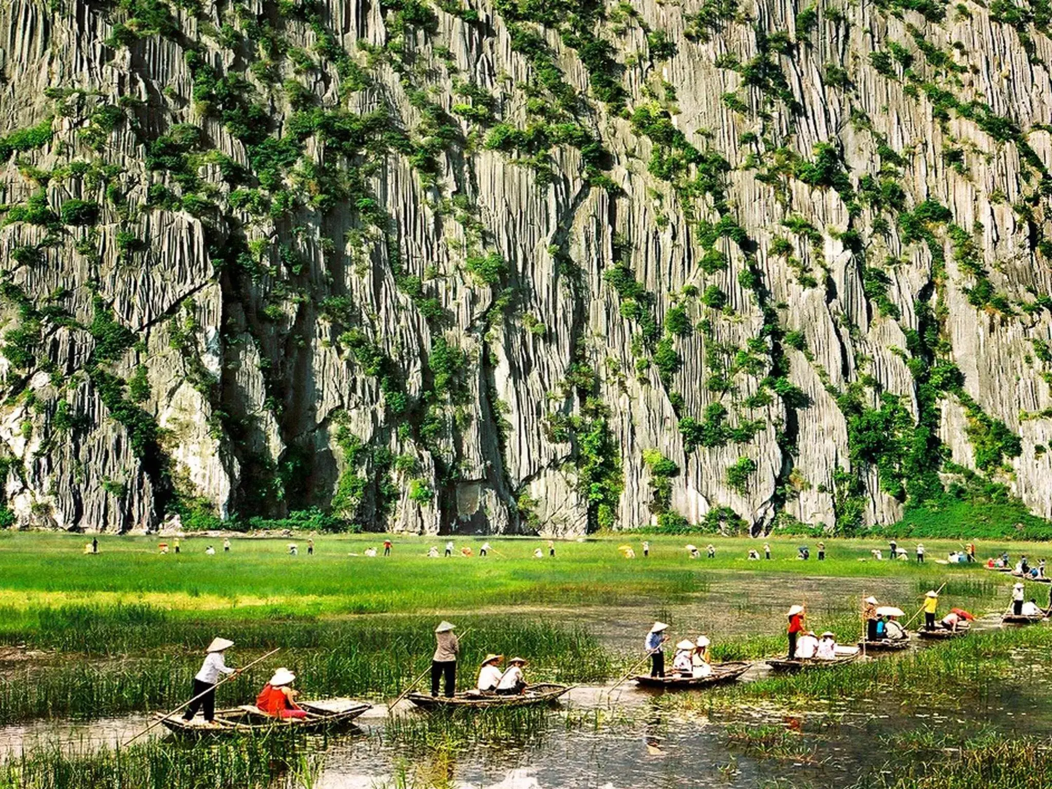 Day in Emeralda Resort Ninh Binh