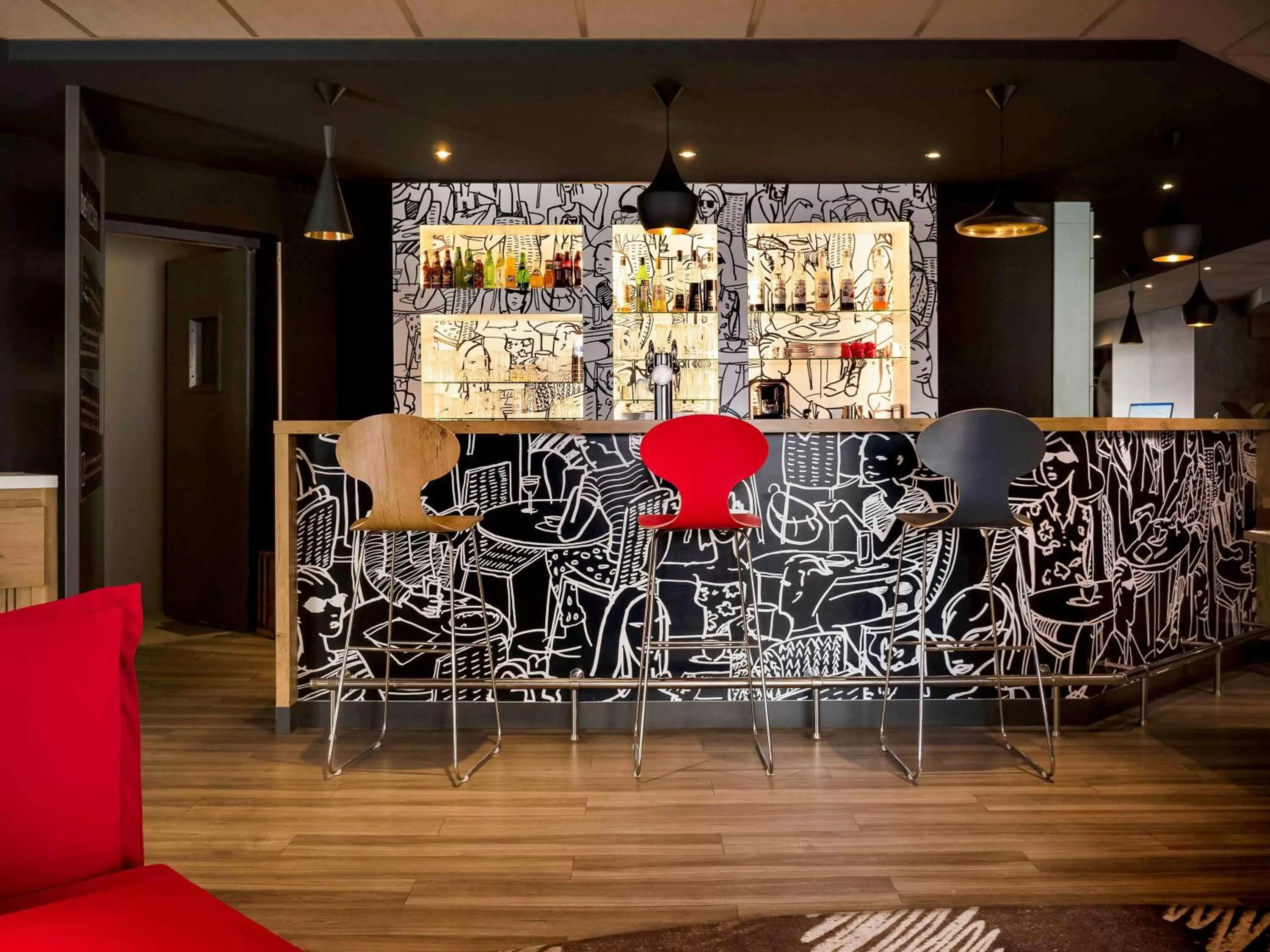 Lounge or bar in ibis Arles