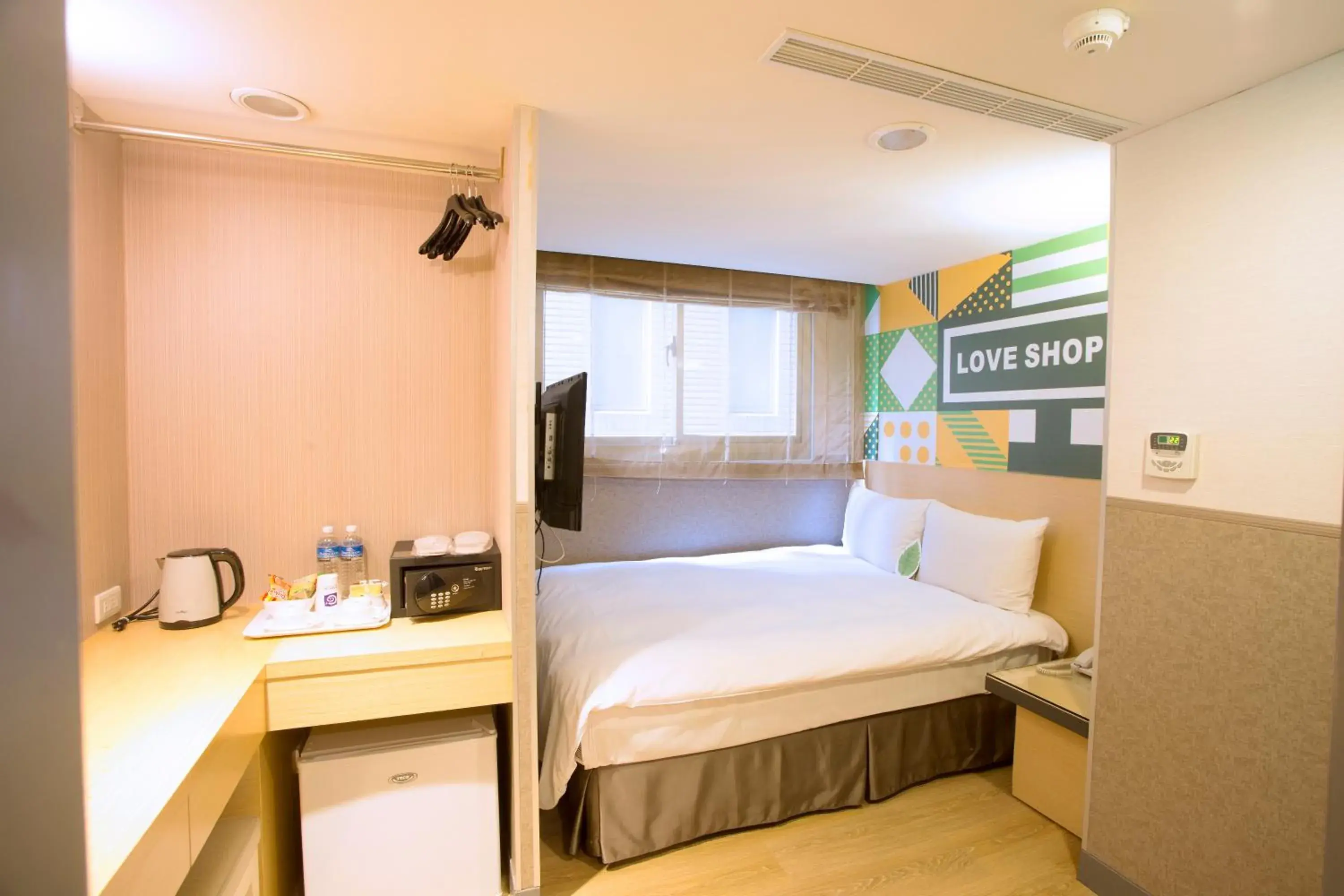 Photo of the whole room, Bed in Ximen Citizen Hotel