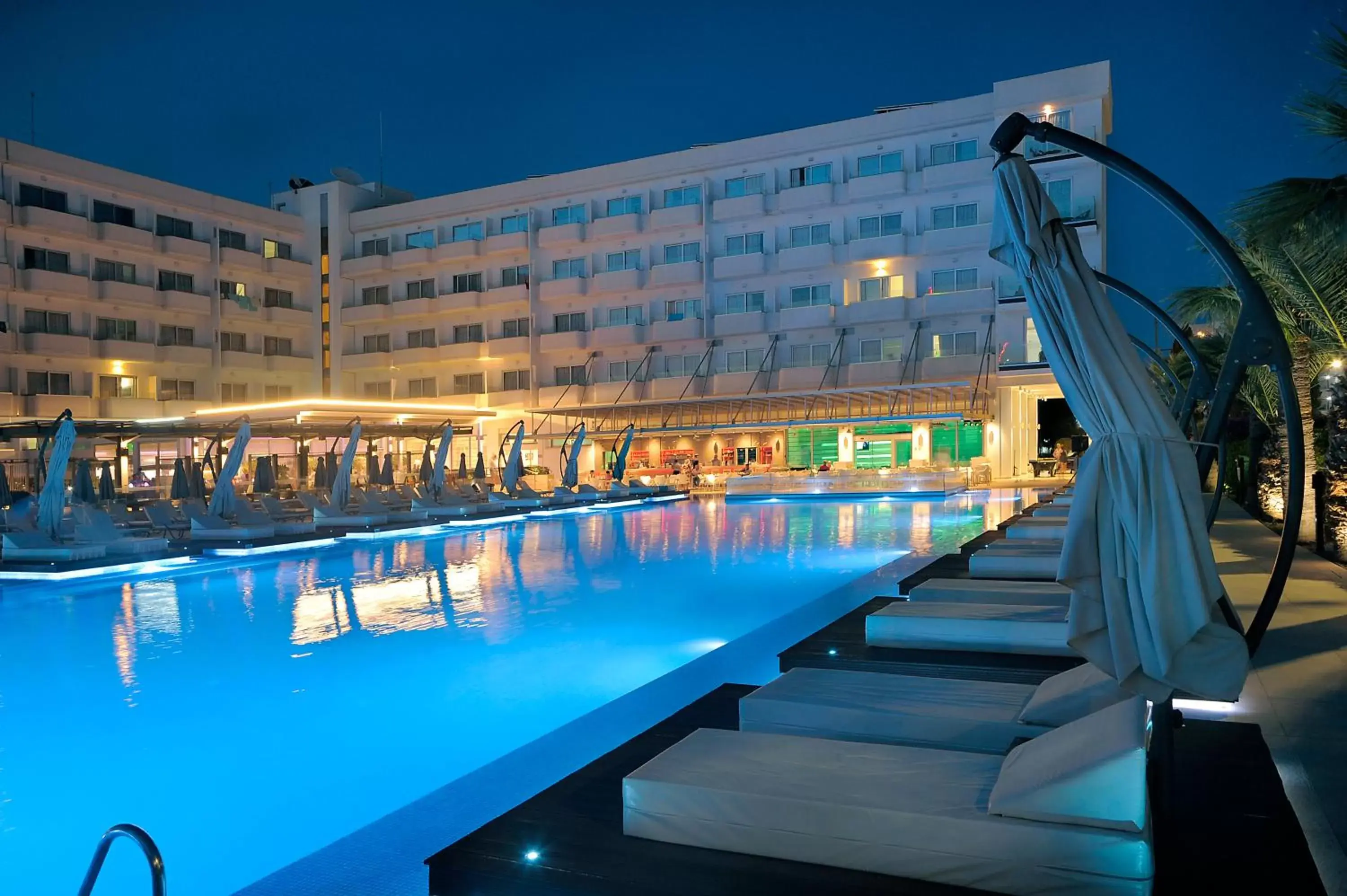 Swimming Pool in Nestor Hotel