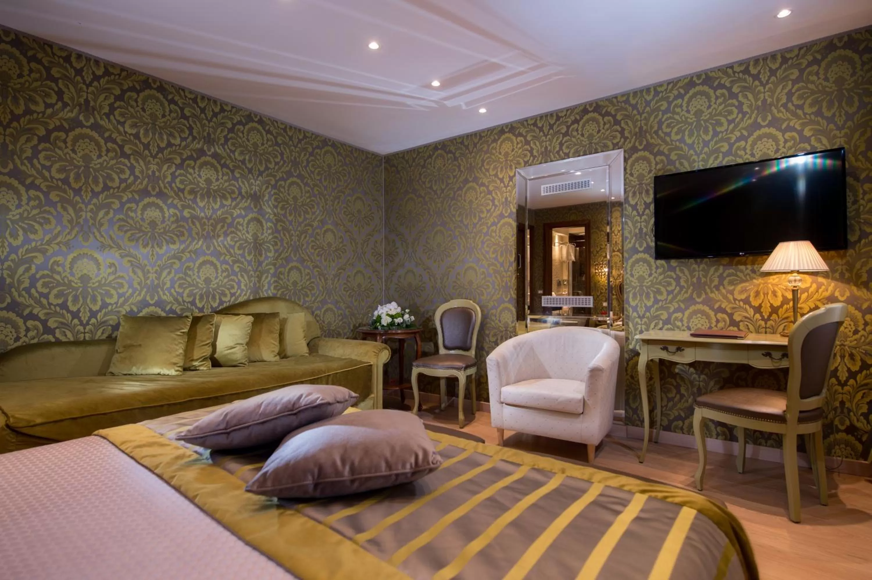 Photo of the whole room, Bed in Hotel Ca' Marinella