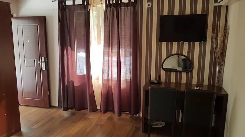 TV/Entertainment Center in LIRA EXCELLENT NIS