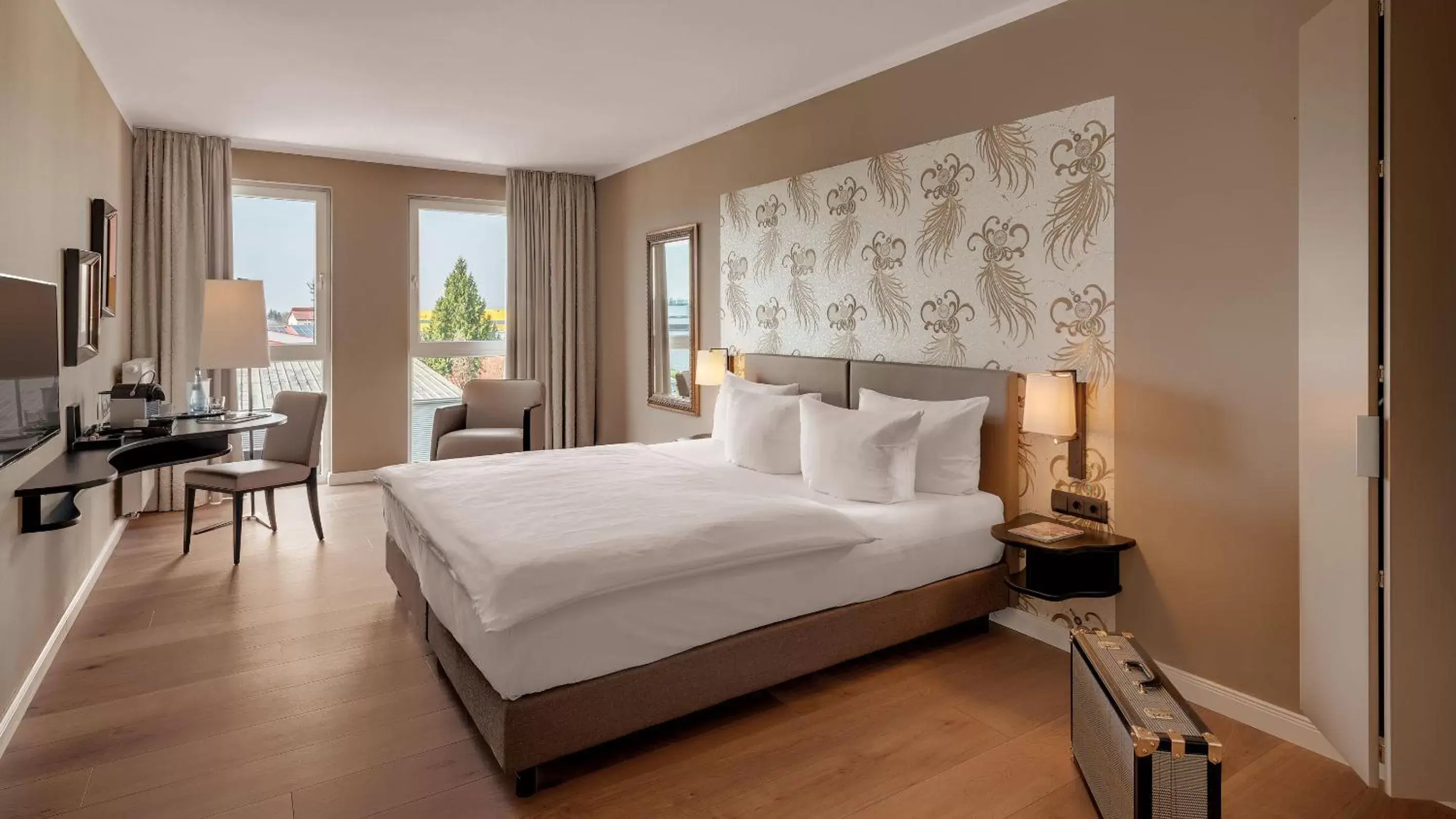 Deluxe Double Room without Balcony Garden View - single occupancy in Hotel Villa Toskana Deluxe Double Room without Balcony Garden View - single occupancy in Hotel Villa Toskana