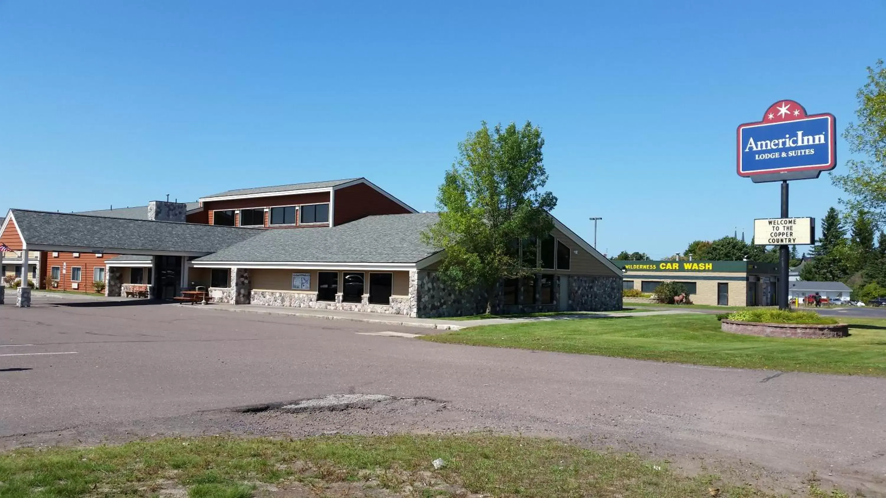 Facade/entrance, Property Building in AmericInn by Wyndham Calumet