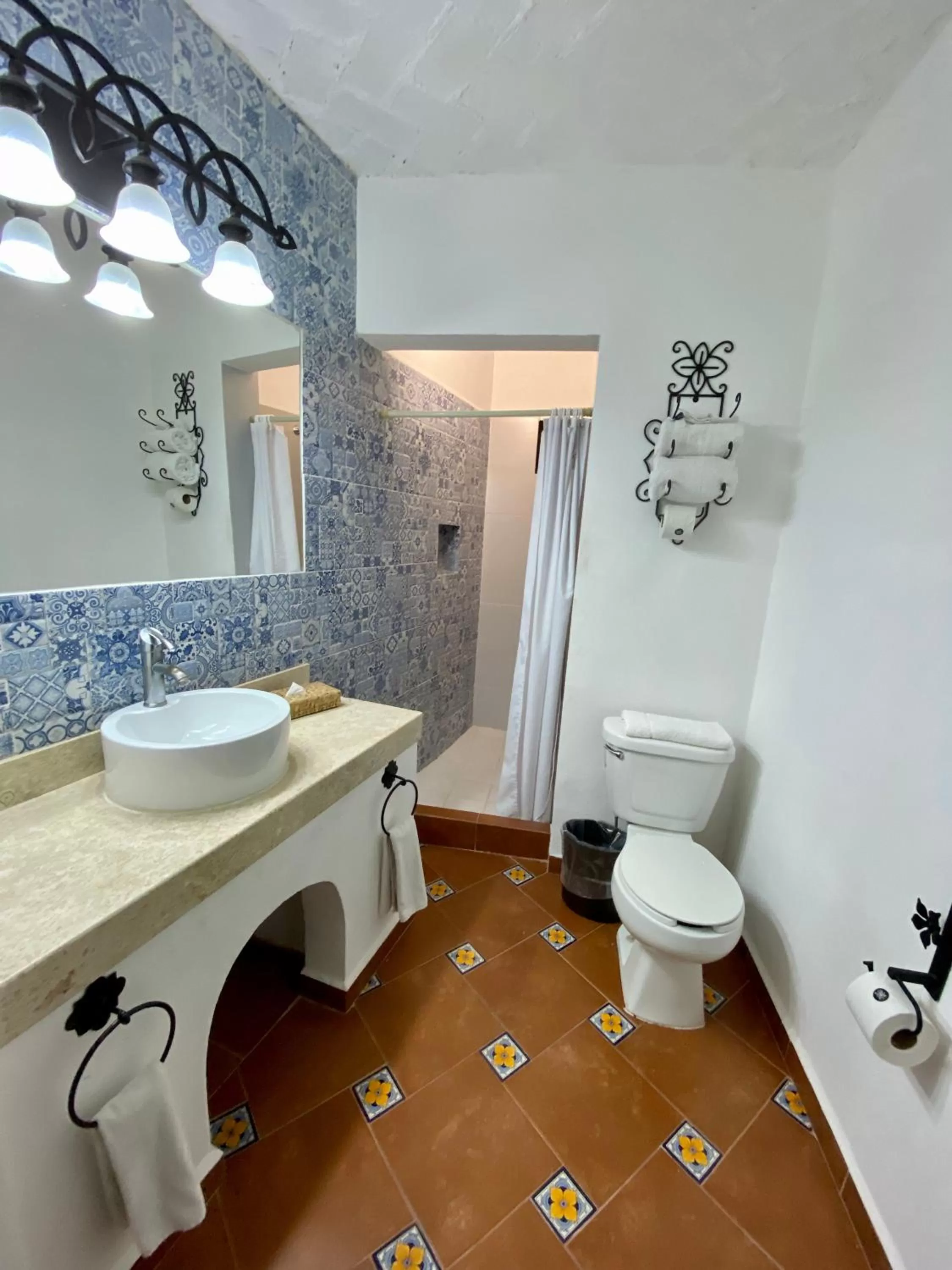 Bathroom in Hotel Hacienda Monteverde San Miguel de Allende