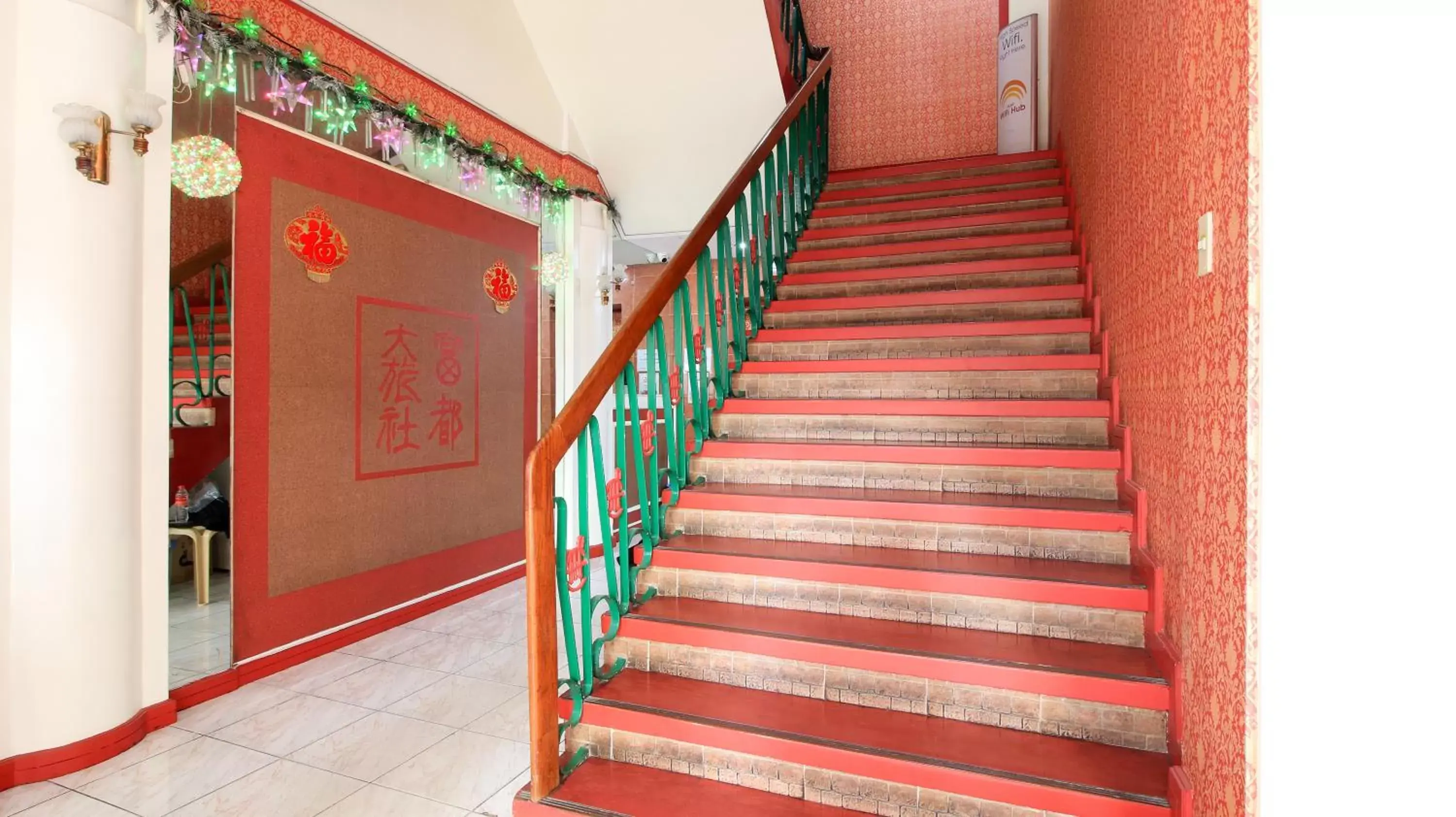 Lobby or reception in RedDoorz Plus @ Chinatown Binondo