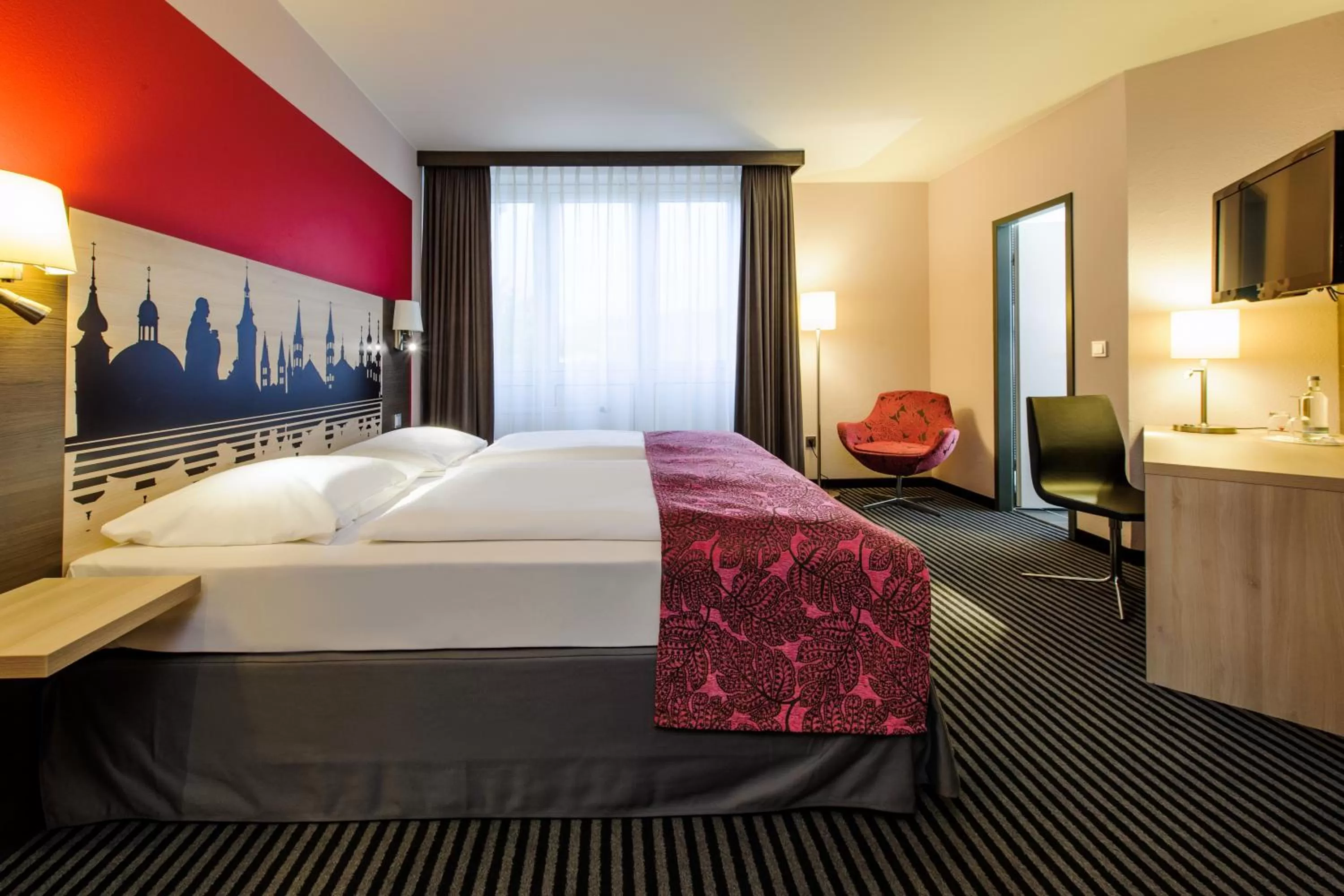 Photo of the whole room, Bed in Mercure Hotel Würzburg am Mainufer