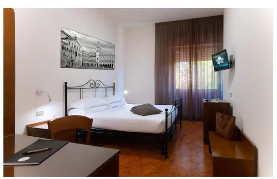 Bed in CDH Hotel Modena