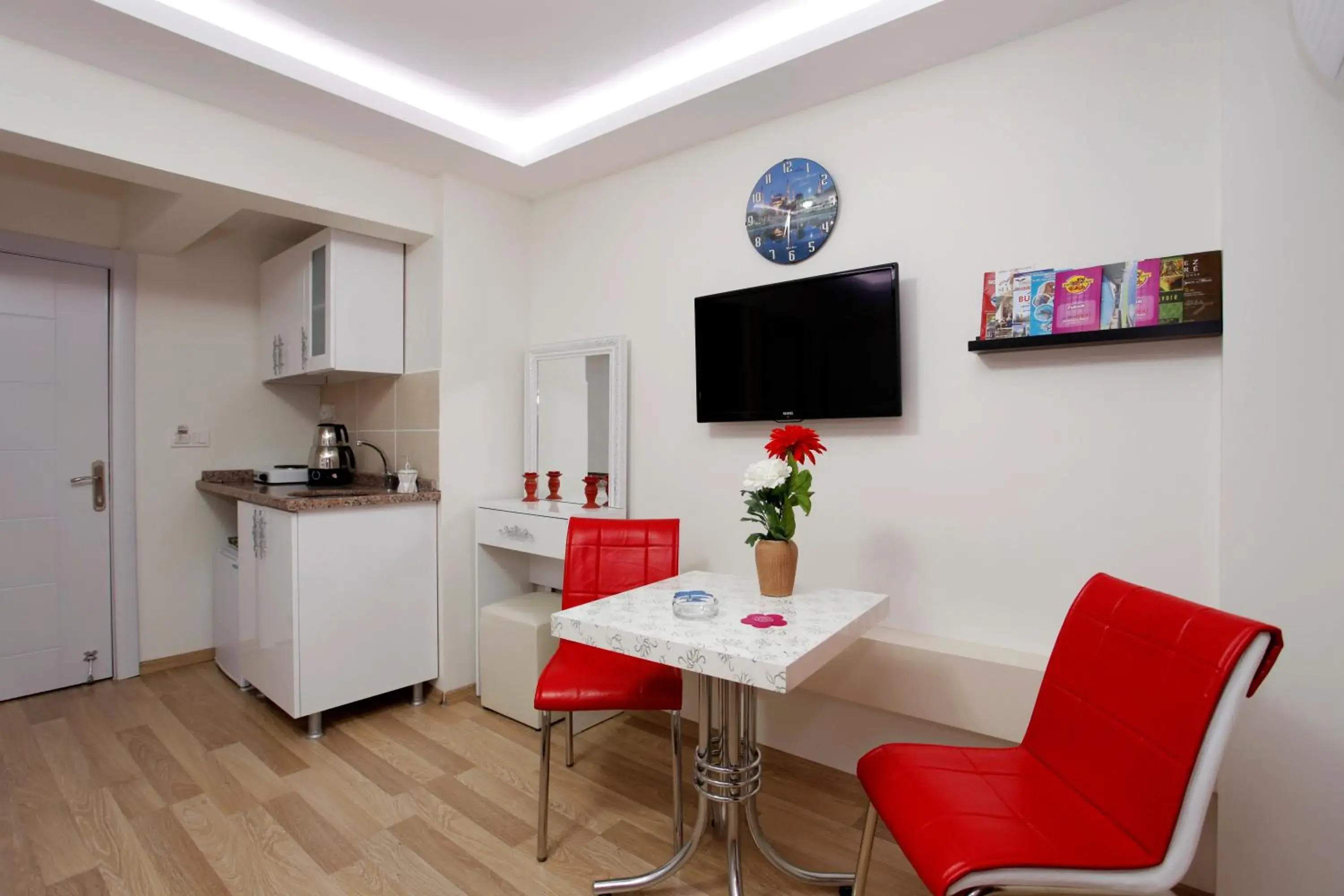 TV and multimedia, Dining Area in Taksim Istiklal Suites