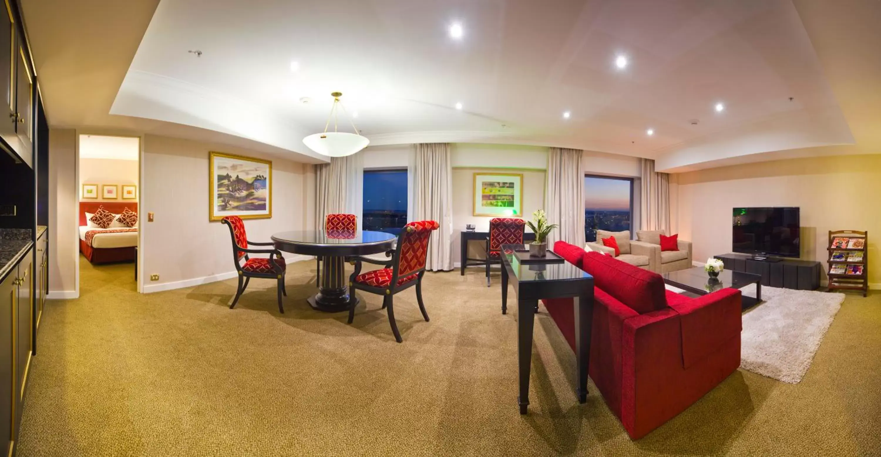Living room, Seating Area in Stamford Plaza Sydney Airport Hotel & Conference Centre
