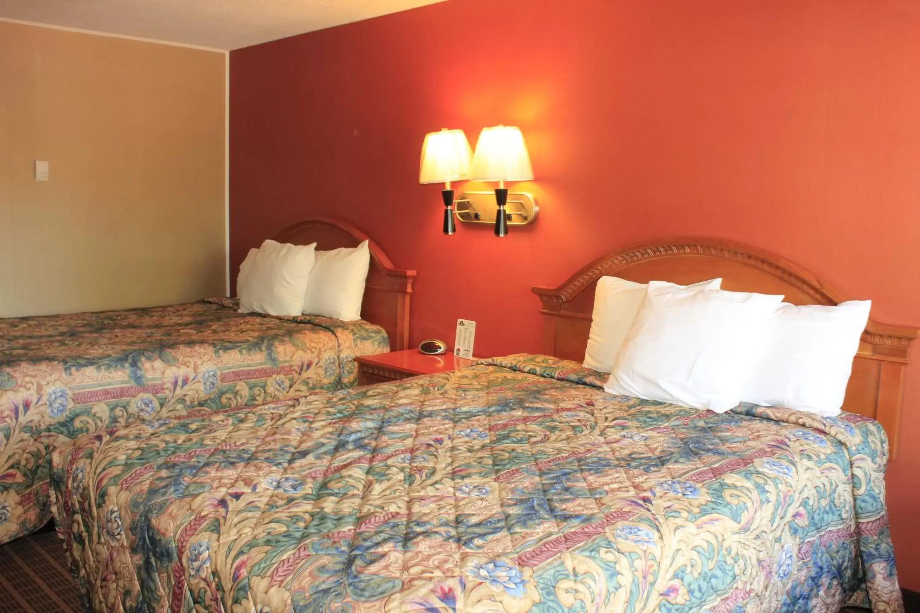 Queen Room with Two Queen Beds - Non-Smoking in Days Inn by Wyndham Elko