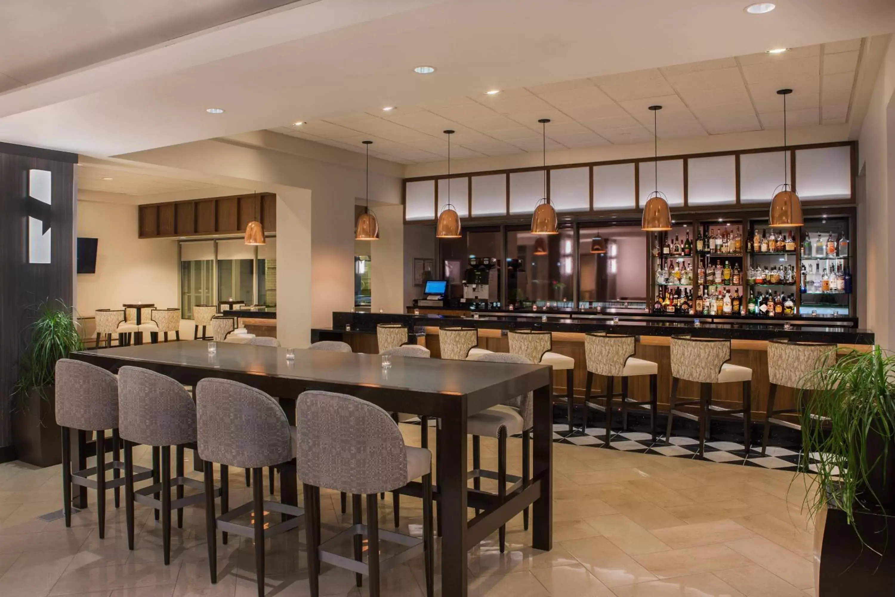 Lounge or bar, Lounge/Bar in Sheraton Suites Chicago Elk Grove