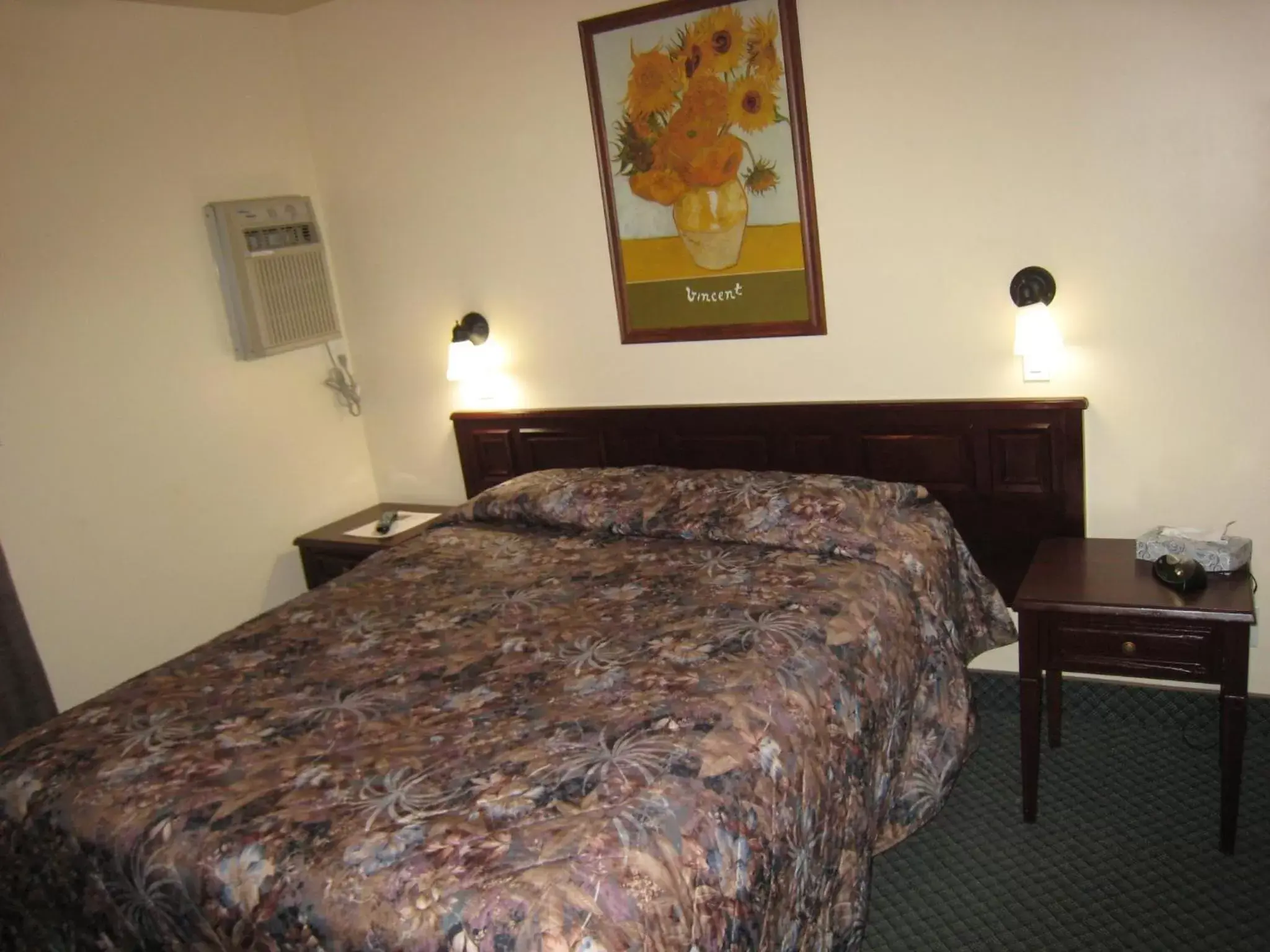 King Room with River View in Johnny's Motel King Room with River View in Johnny's Motel